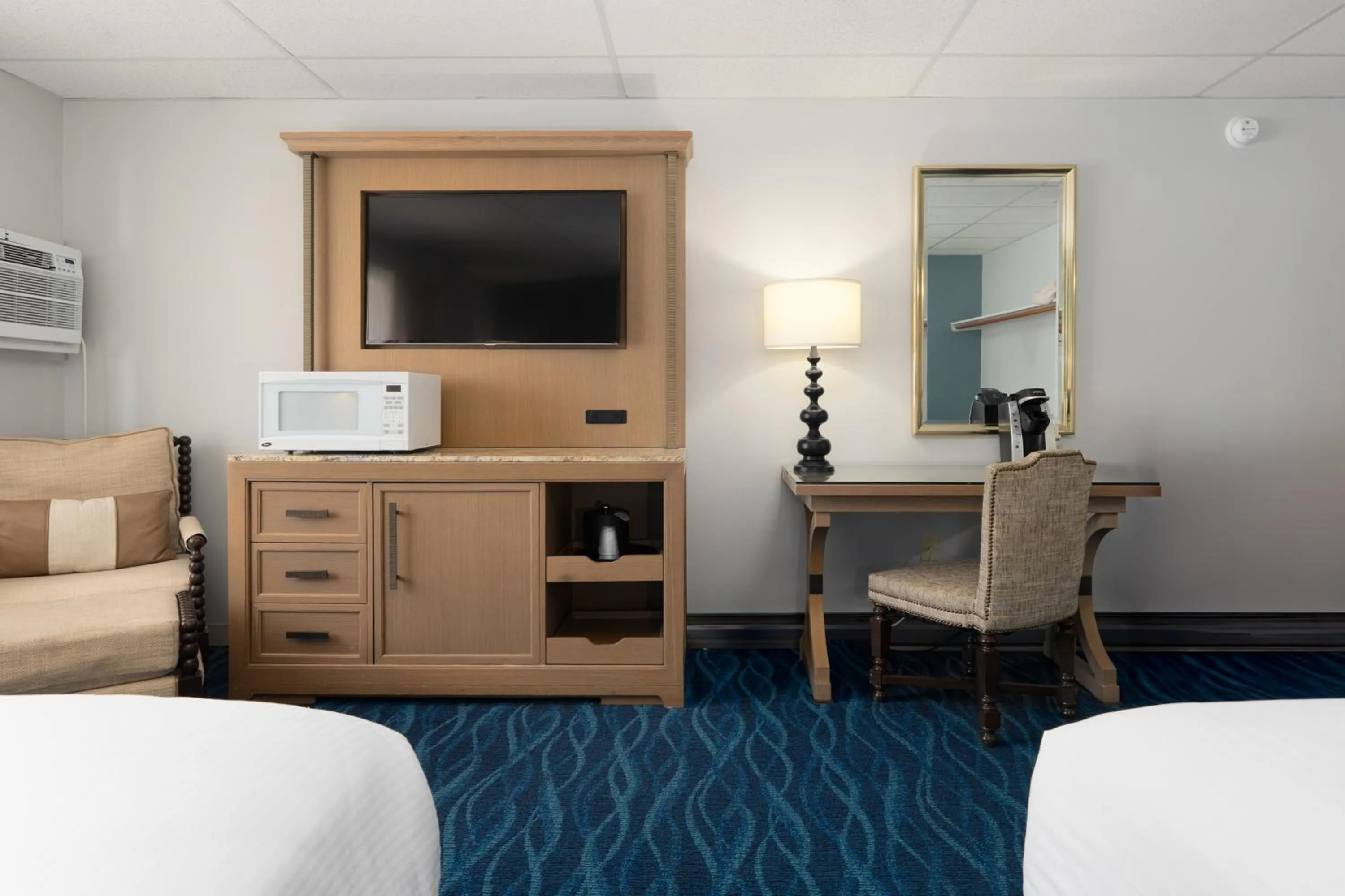 Photo of the whole room, Bed in Boothbay Harbor Inn