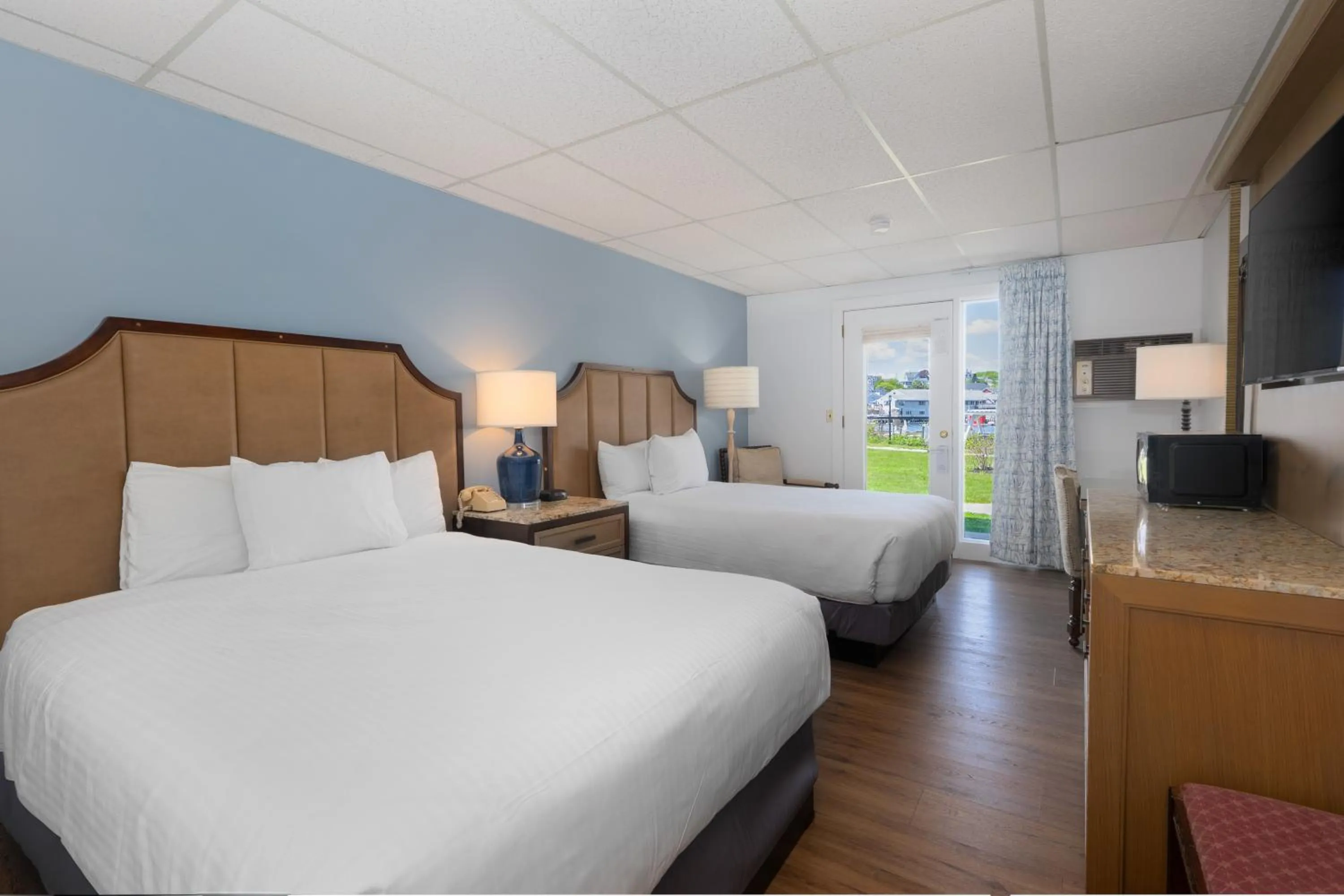 Photo of the whole room, Bed in Boothbay Harbor Inn