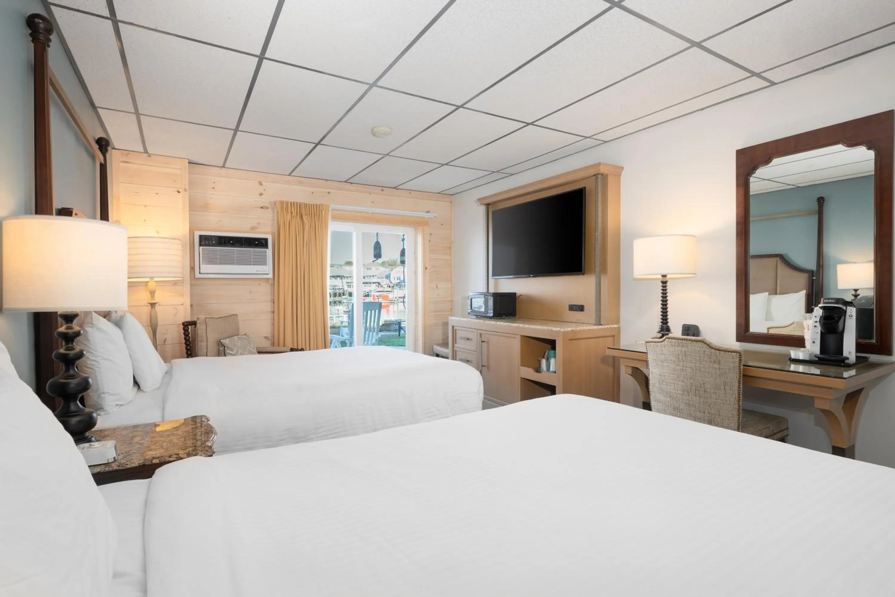 Bed in Boothbay Harbor Inn