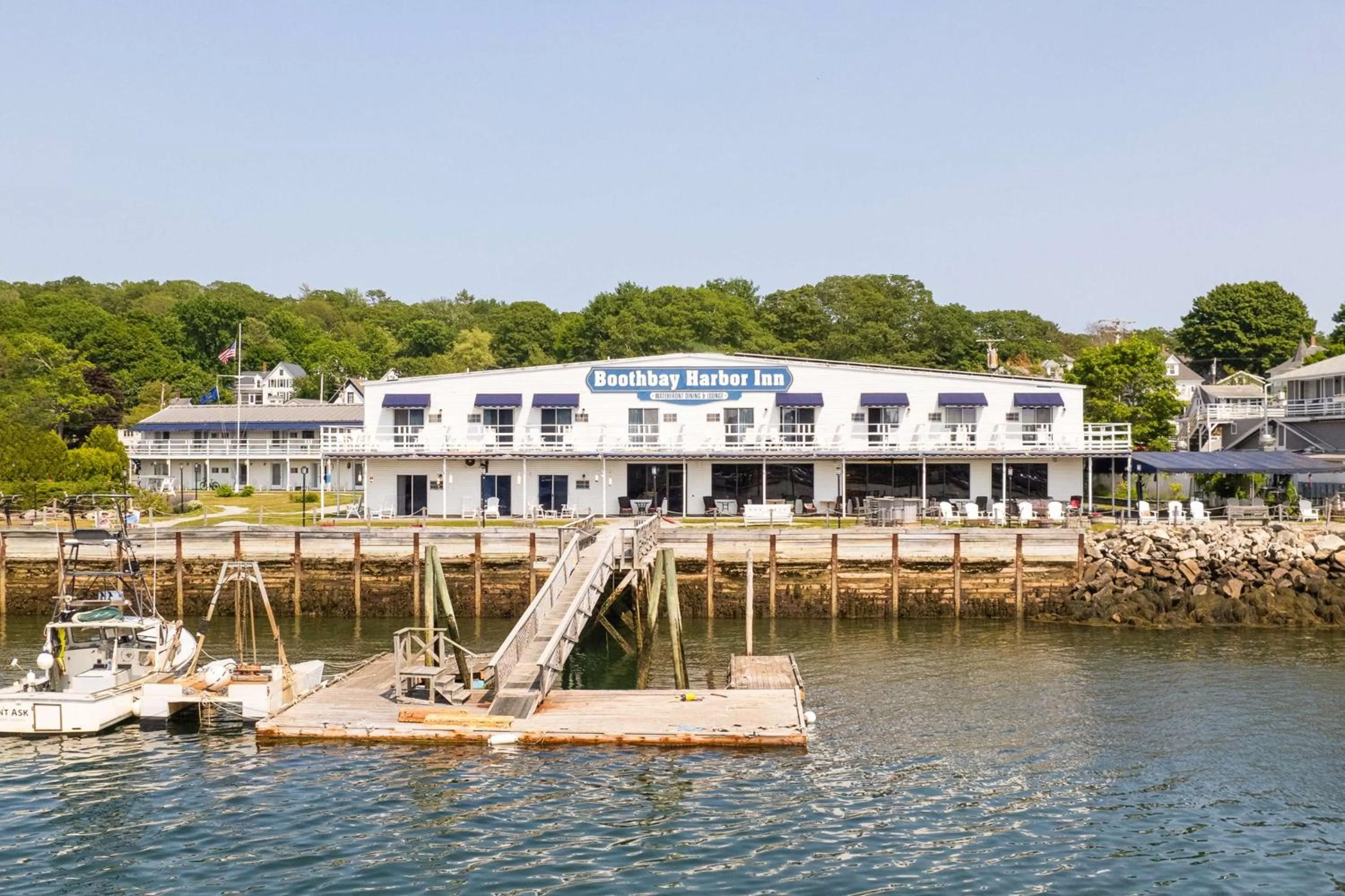 Property building in Boothbay Harbor Inn
