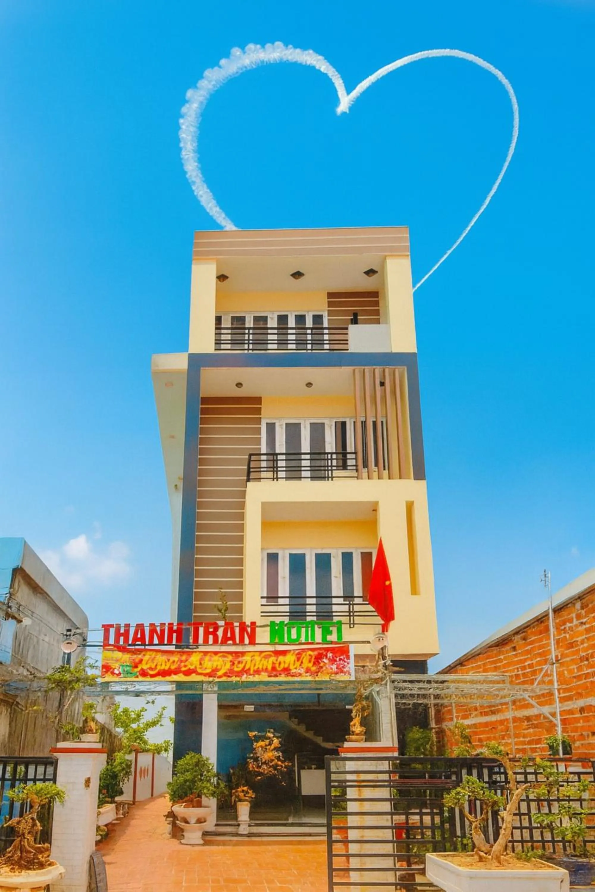 Property building in Thanh Tran Guesthouse Lý Sơn