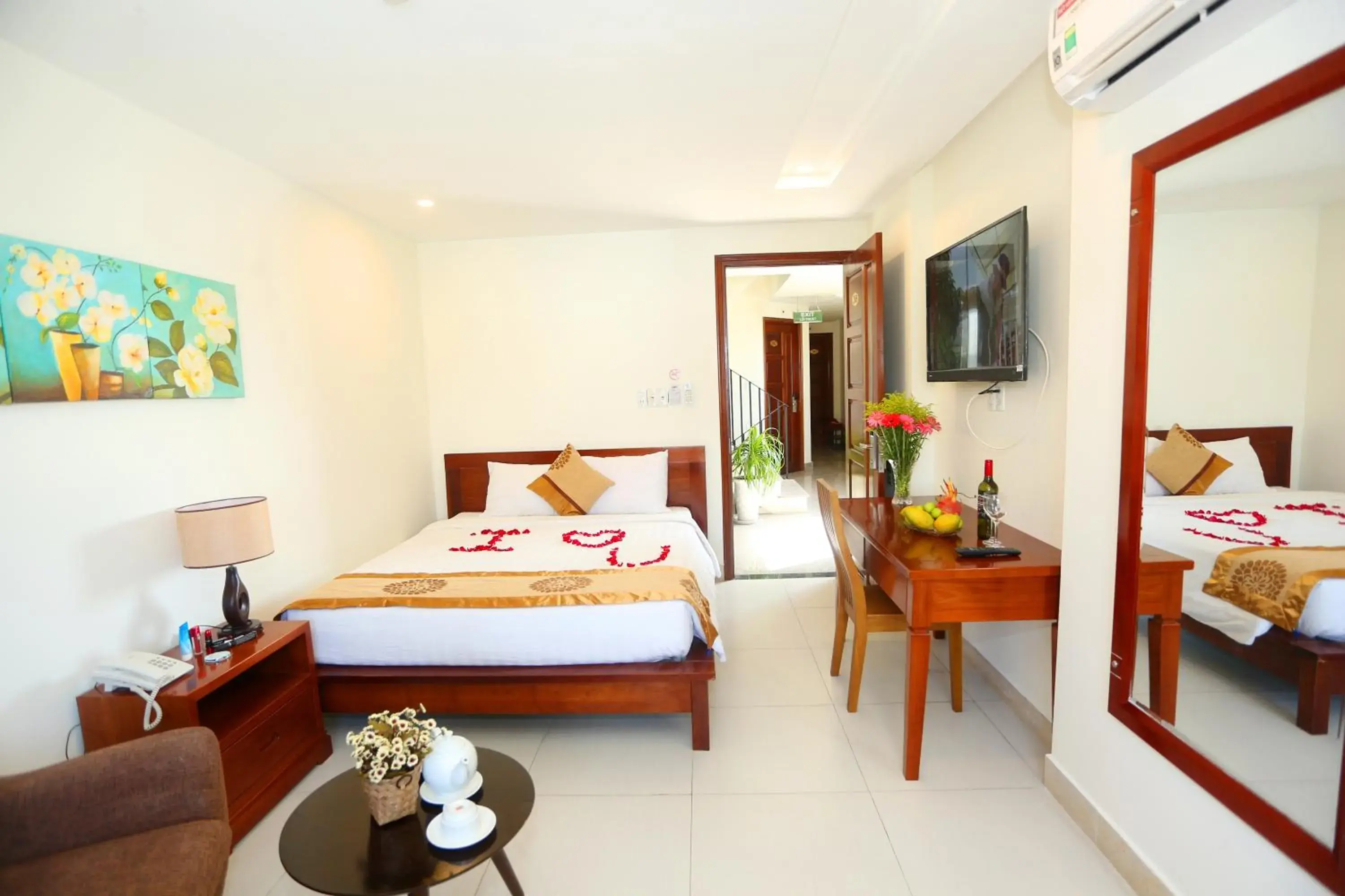 Double Room with Mountain View in Son Tra Green Hotel & Apartment Double Room with Mountain View in Son Tra Green Hotel & Apartment