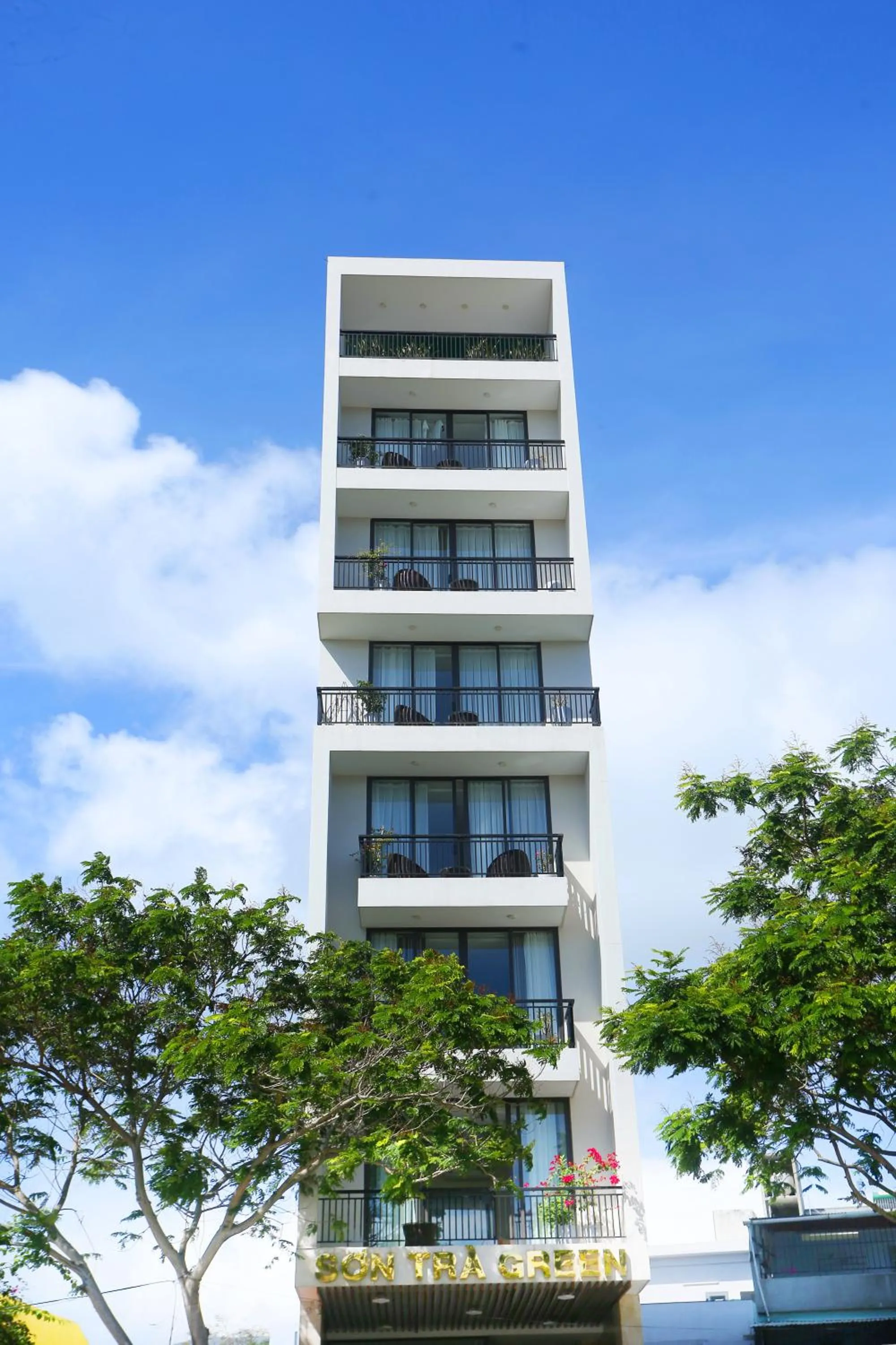 Property building in Son Tra Green Hotel & Apartment