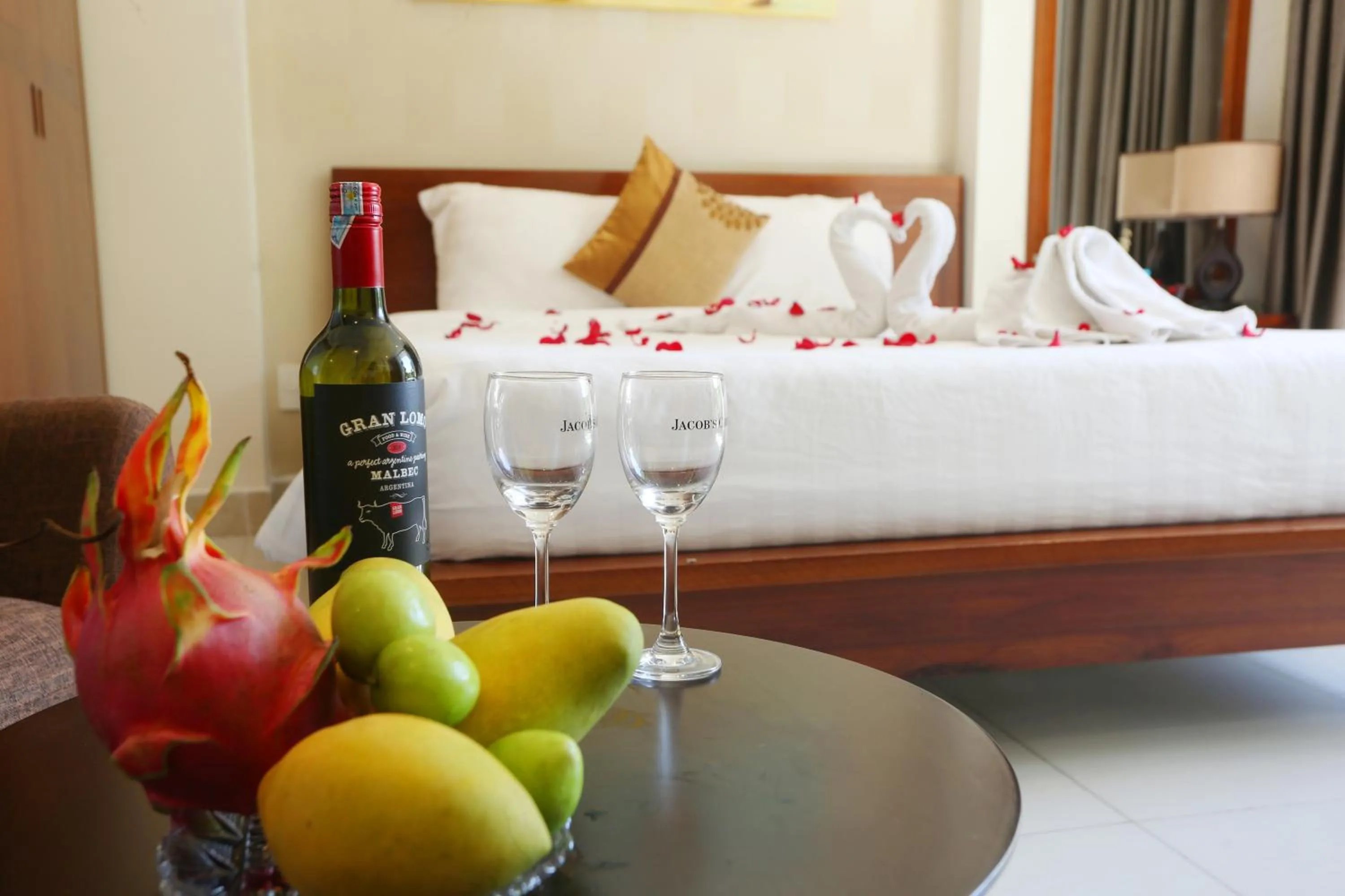 Food and drinks, Bed in Son Tra Green Hotel & Apartment