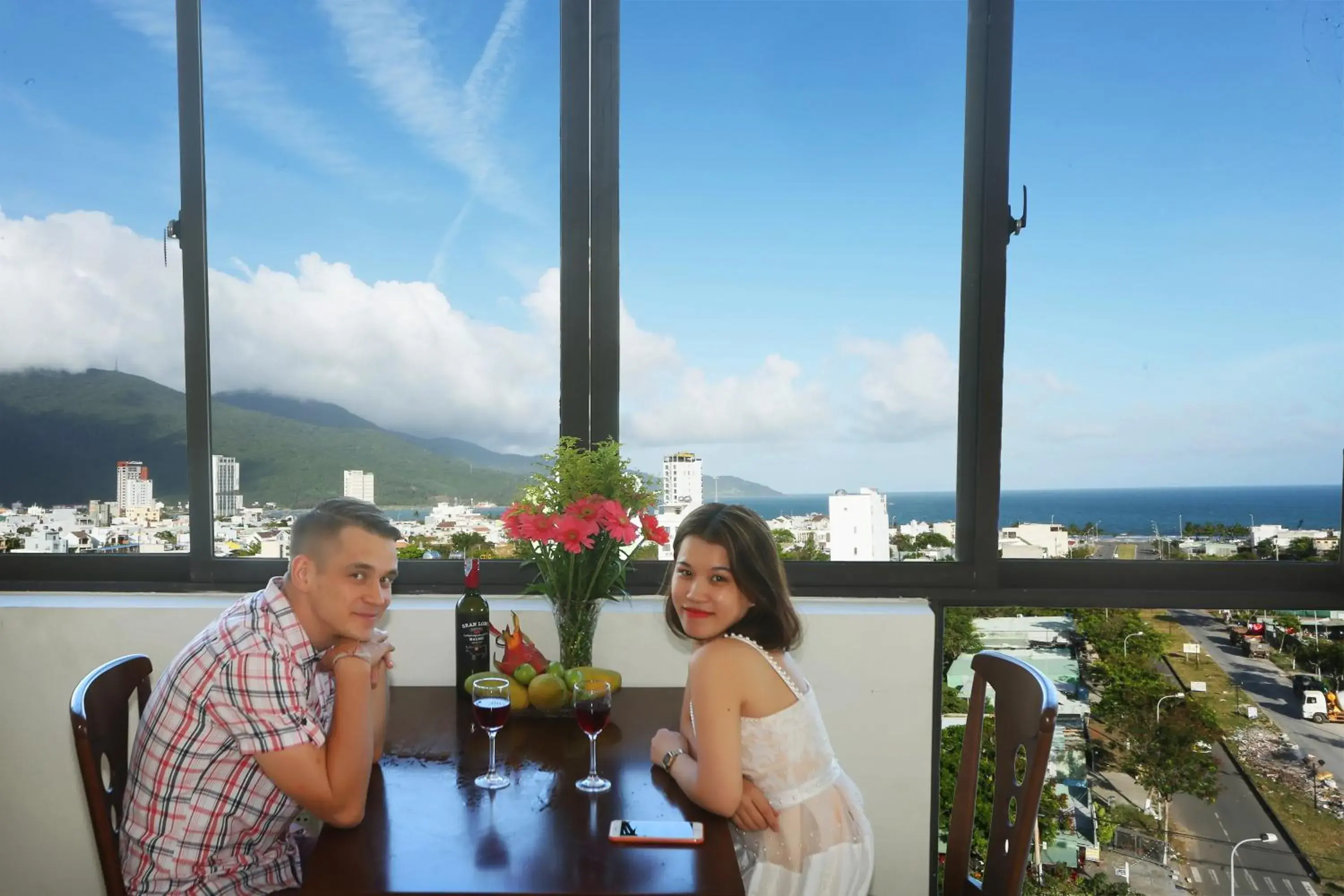 Deluxe Double Room with Balcony and Sea View - single occupancy in Son Tra Green Hotel & Apartment Deluxe Double Room with Balcony and Sea View - single occupancy in Son Tra Green Hotel & Apartment