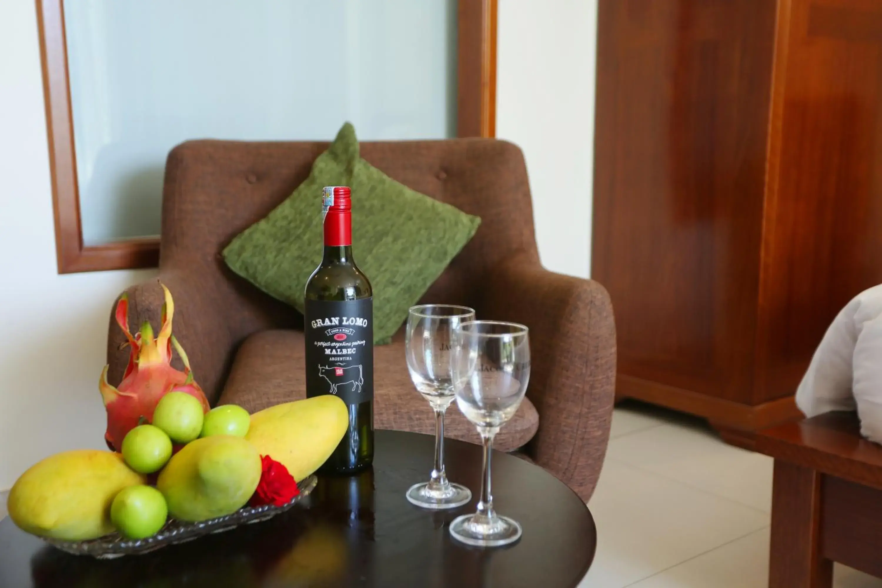 Deluxe Double Room with Balcony and Sea View - single occupancy in Son Tra Green Hotel & Apartment Deluxe Double Room with Balcony and Sea View - single occupancy in Son Tra Green Hotel & Apartment