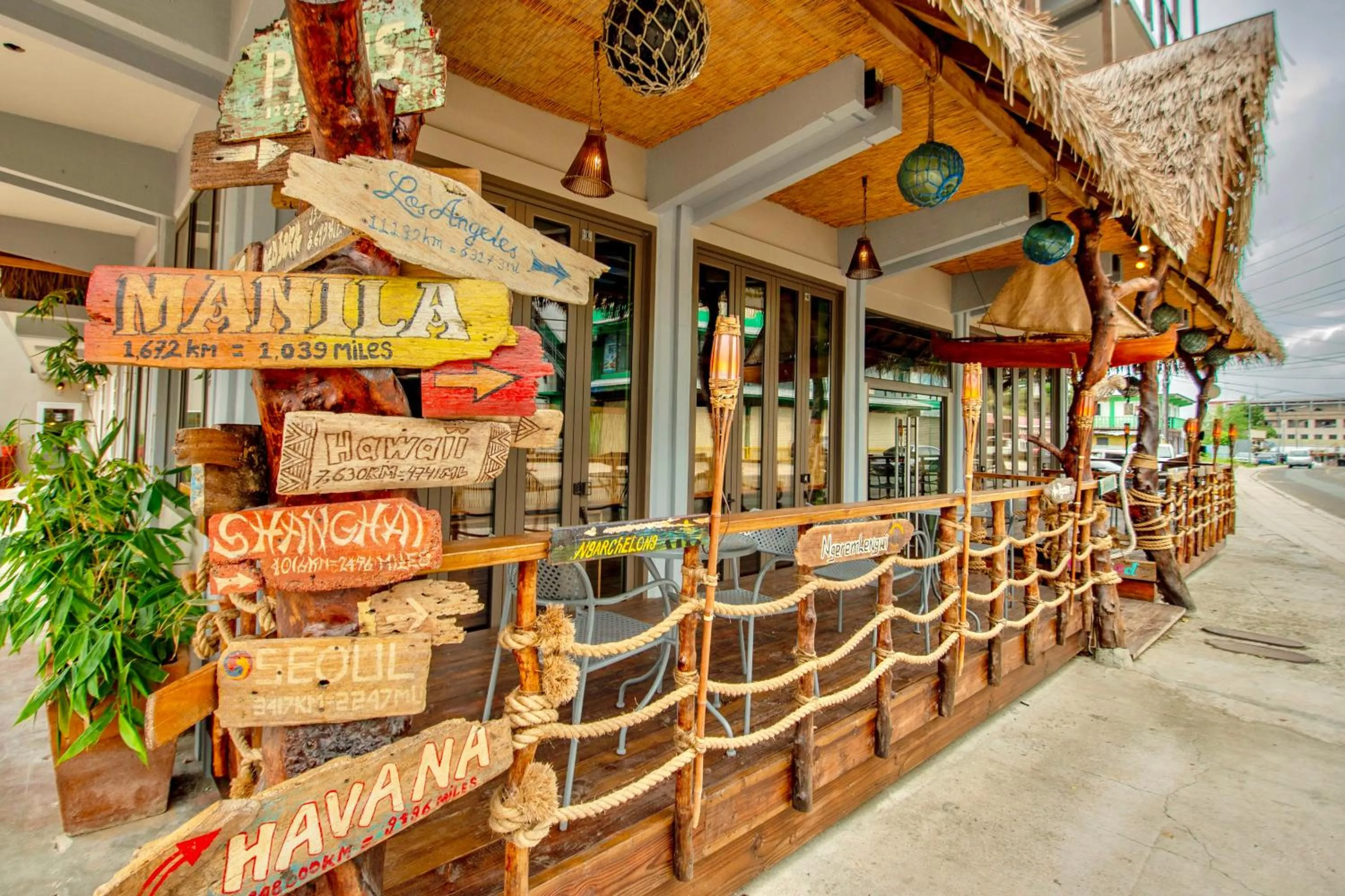 Restaurant/places to eat in Palau Central Hotel