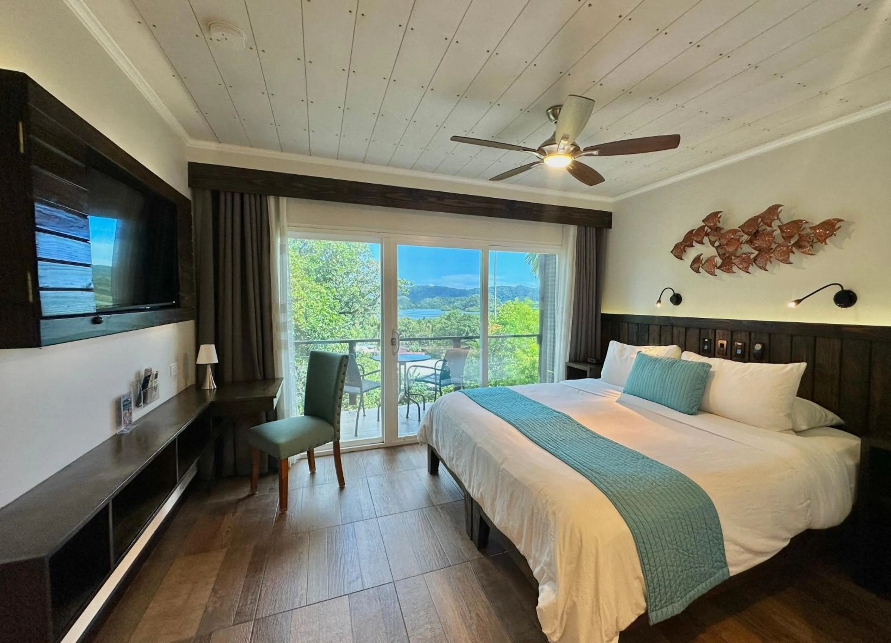 Bedroom, Bed in Palau Central Hotel