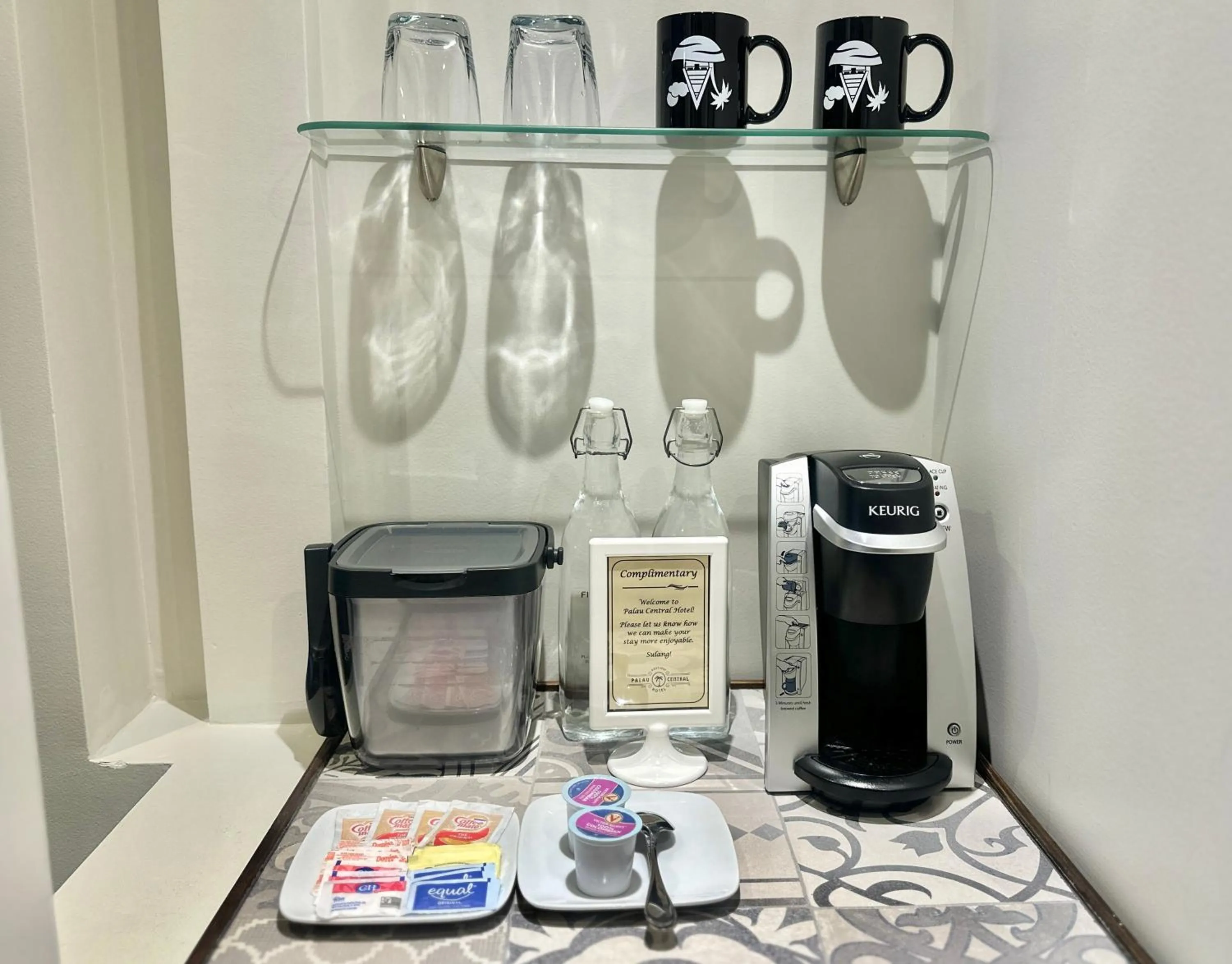 Coffee/tea facilities in Palau Central Hotel