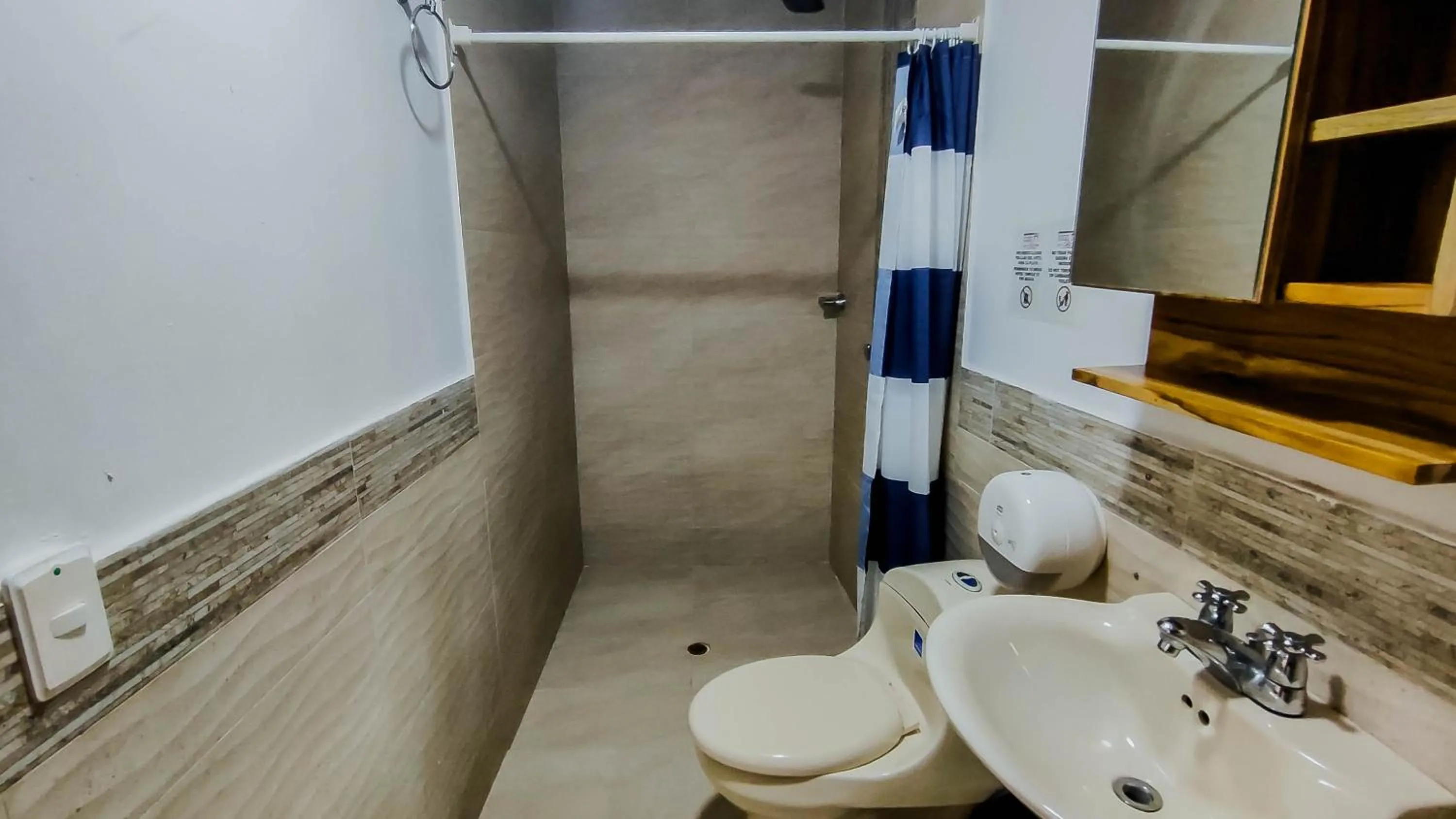 Bathroom in Hotel La Casona de Getsemani