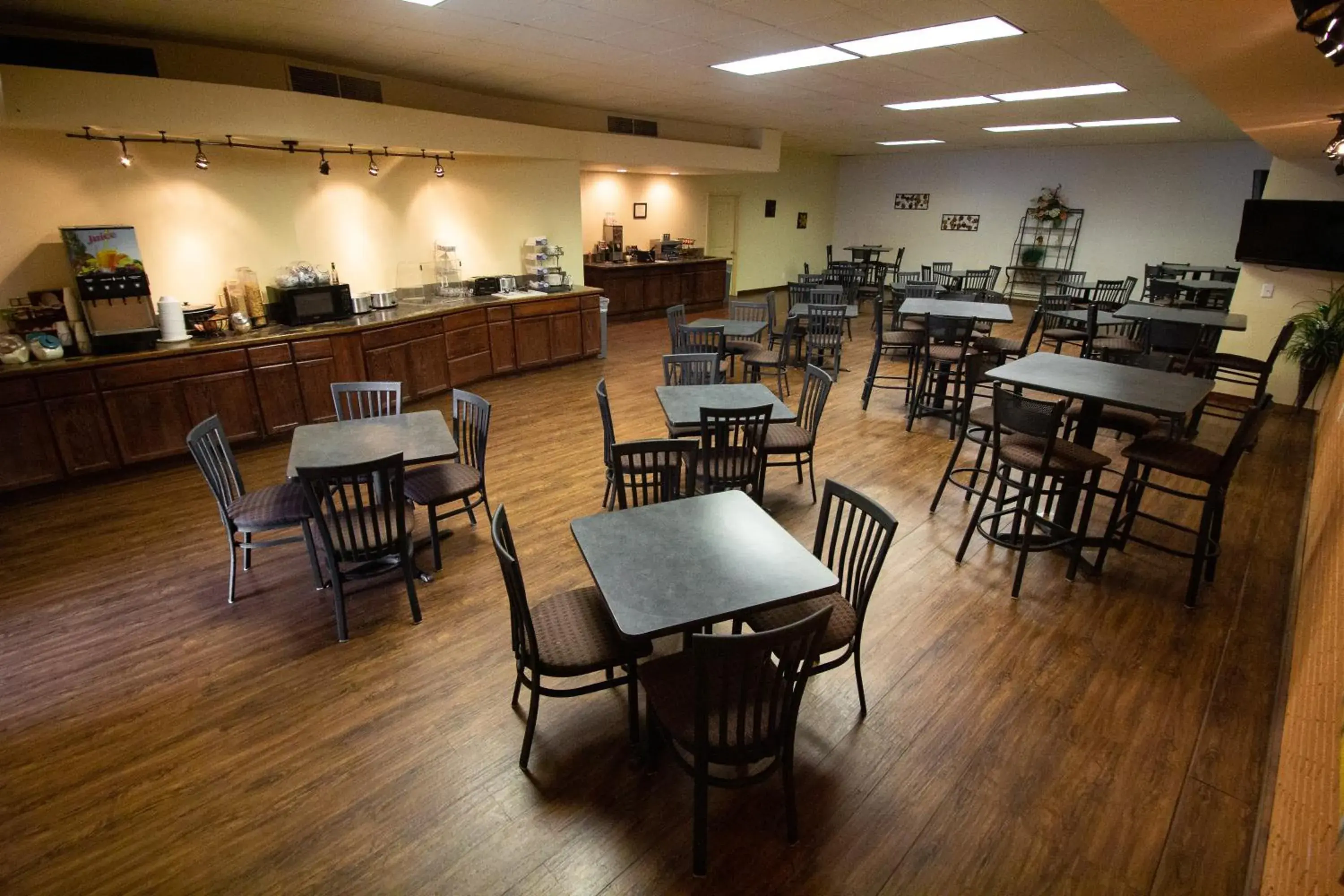 Restaurant/places to eat in FairBridge Extended Stay, a Kitchenette Hotel Restaurant/places to eat in FairBridge Extended Stay, a Kitchenette Hotel