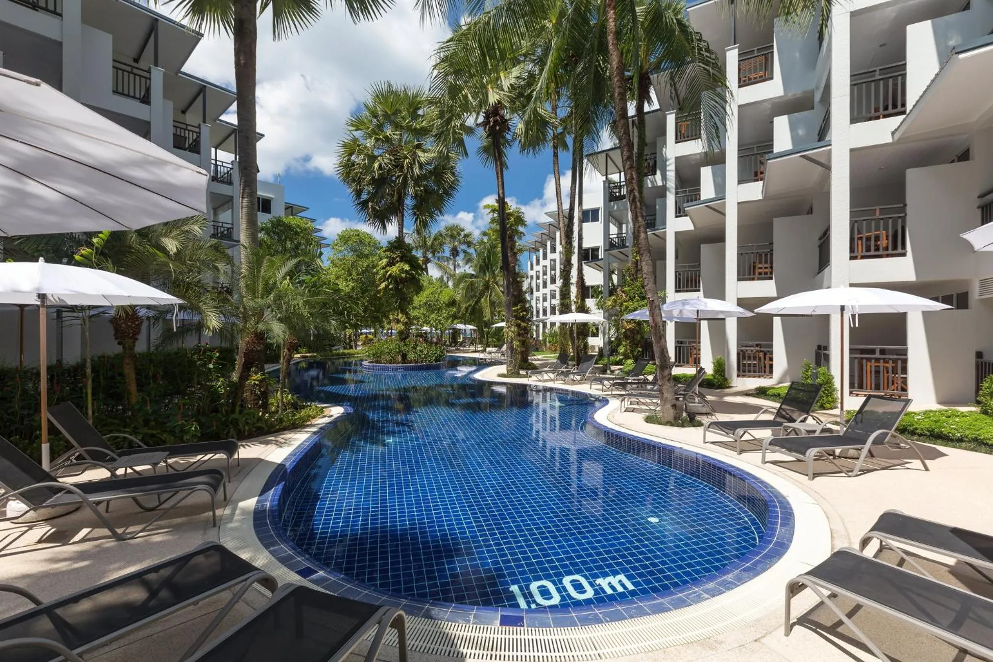 Swimming pool in Sunwing Bangtao Beach