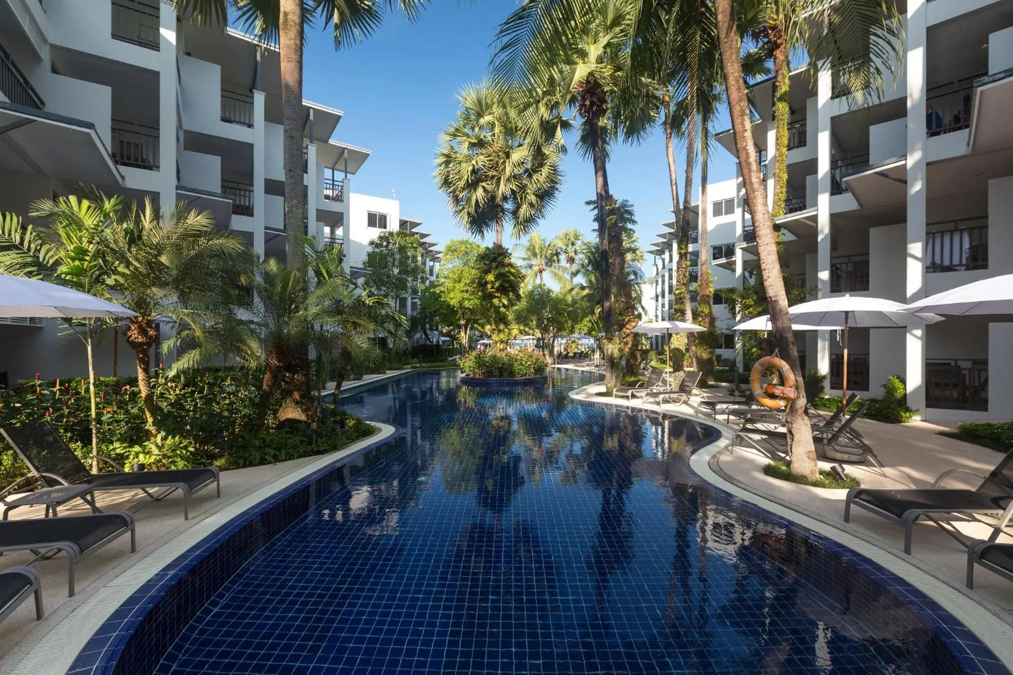 Swimming pool in Sunwing Bangtao Beach