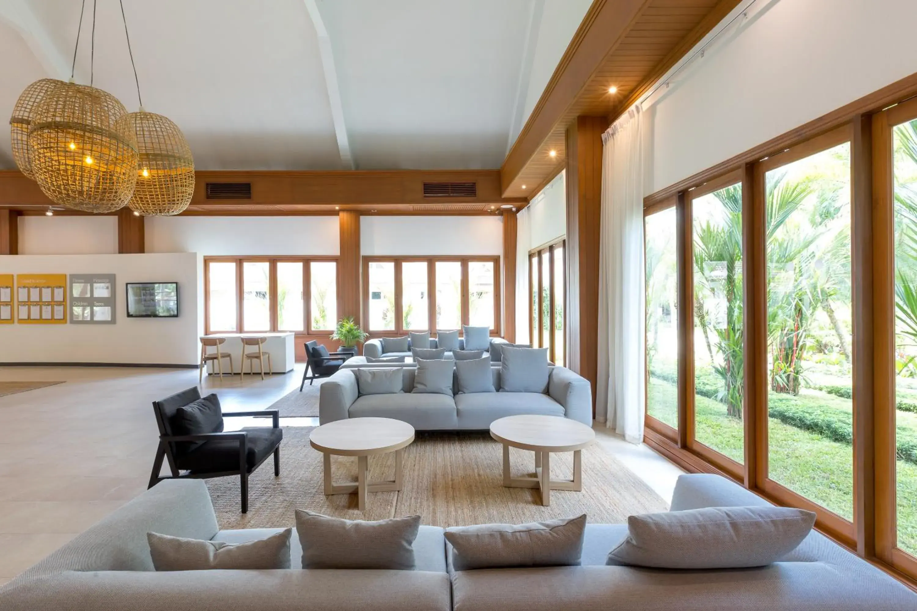 Lobby or reception in Sunwing Bangtao Beach Lobby or reception in Sunwing Bangtao Beach