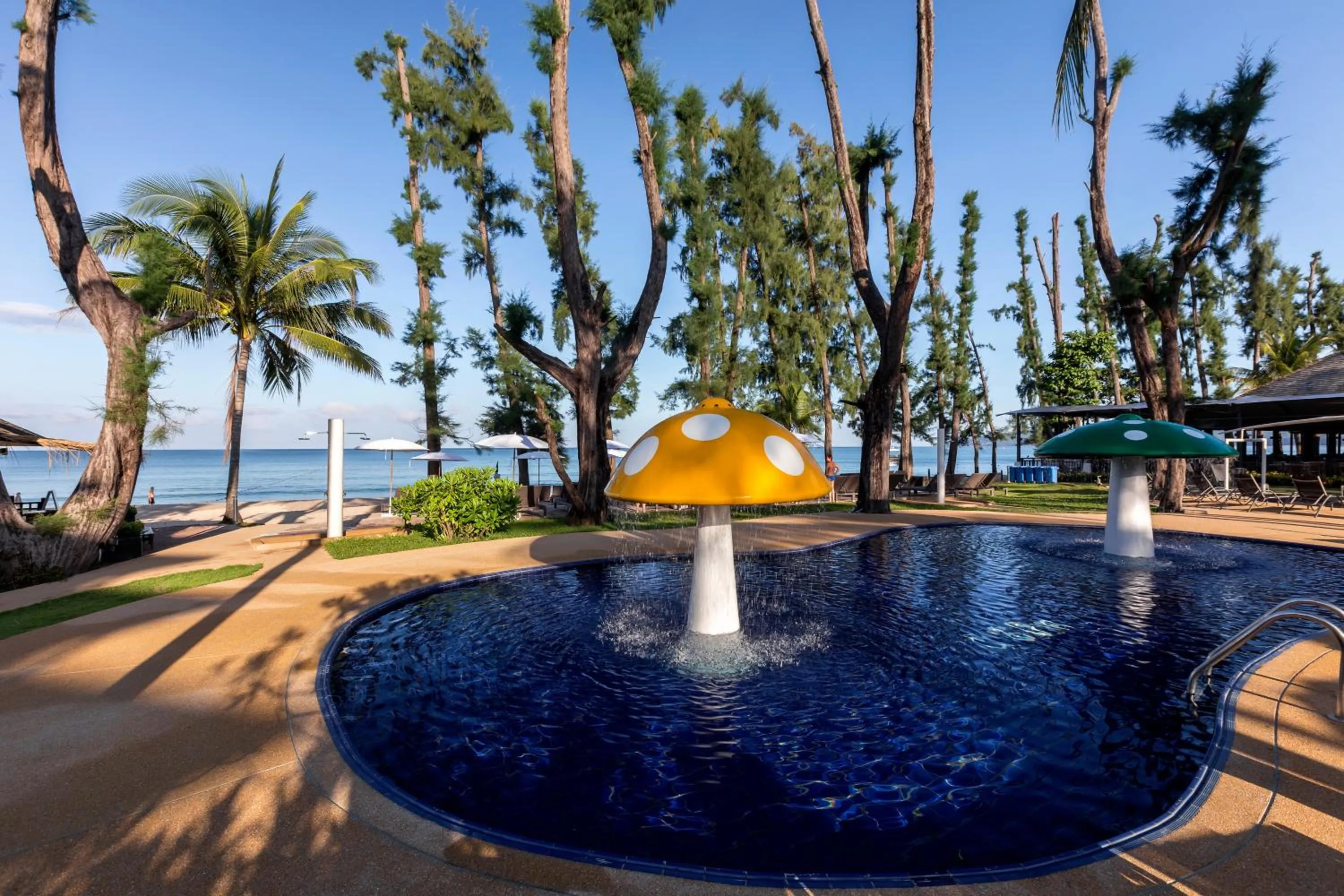 Swimming pool in Sunwing Bangtao Beach