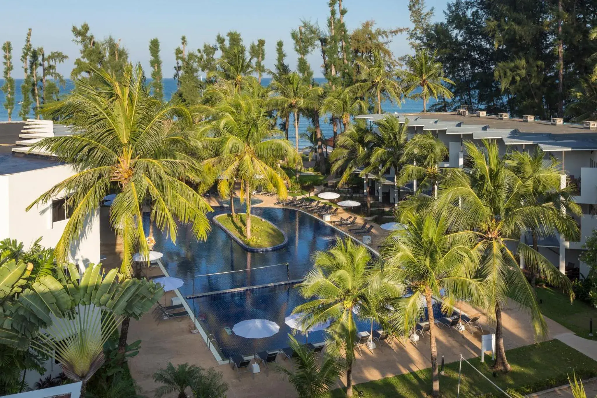 Swimming pool in Sunwing Bangtao Beach Swimming pool in Sunwing Bangtao Beach