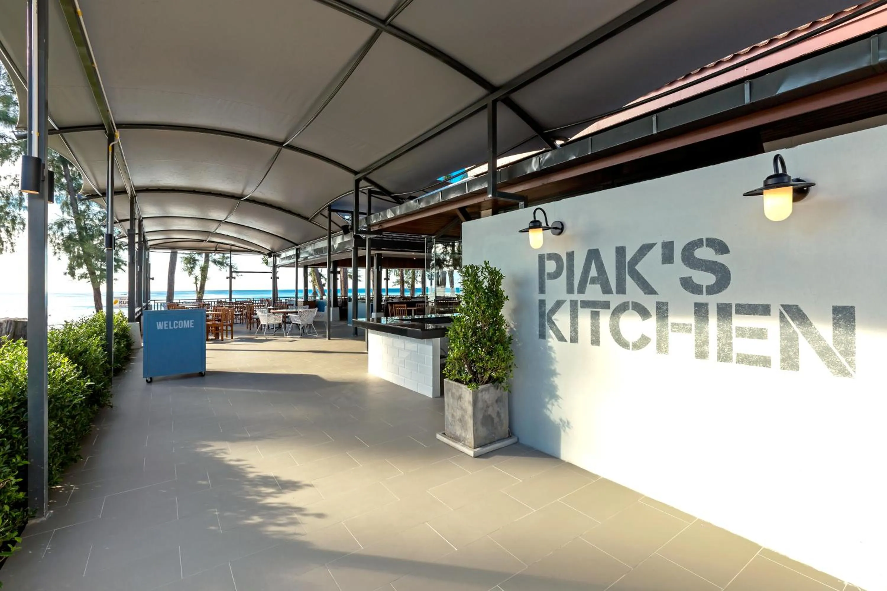 Restaurant/places to eat in Sunwing Bangtao Beach