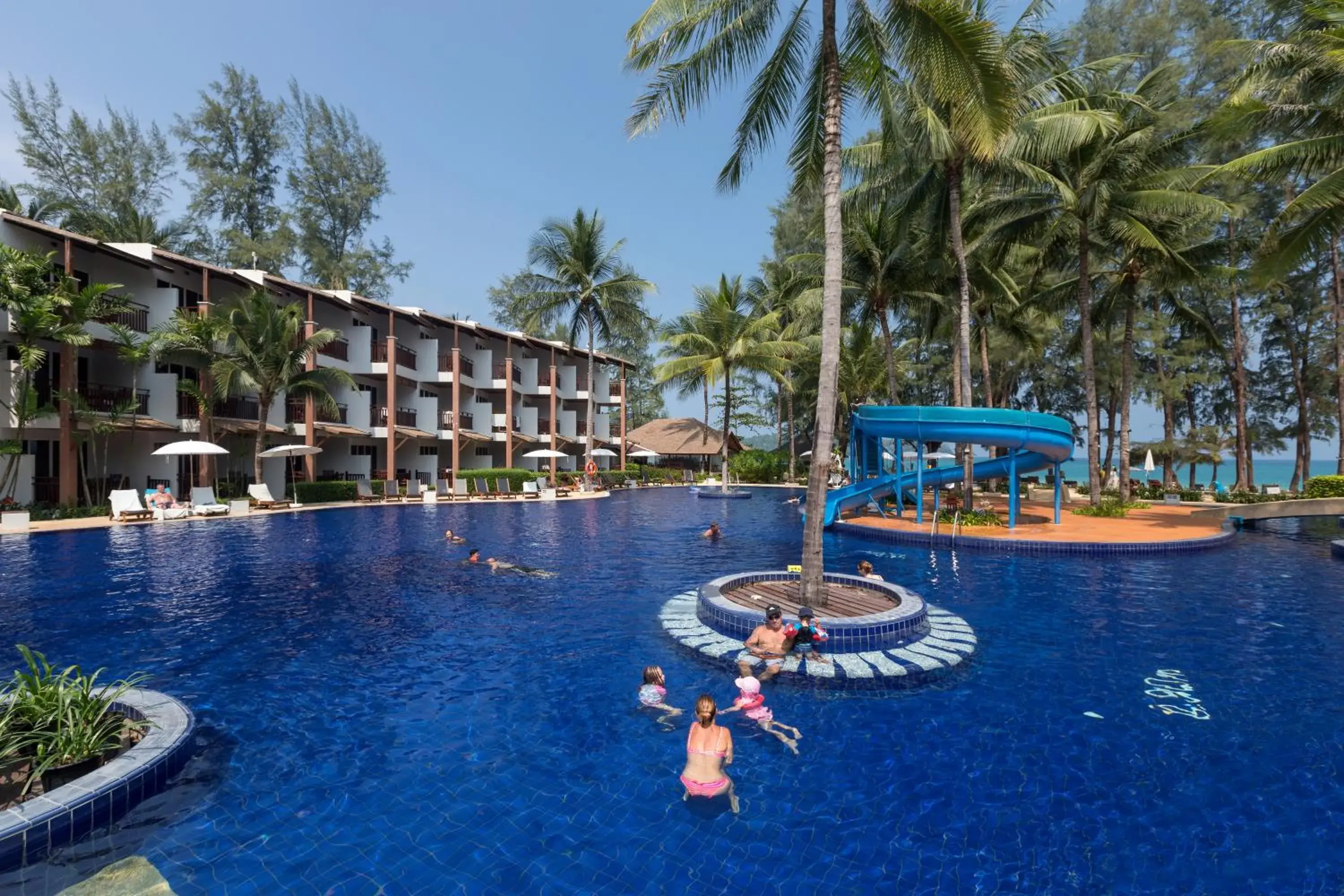 Swimming pool in Sunwing Bangtao Beach Swimming pool in Sunwing Bangtao Beach