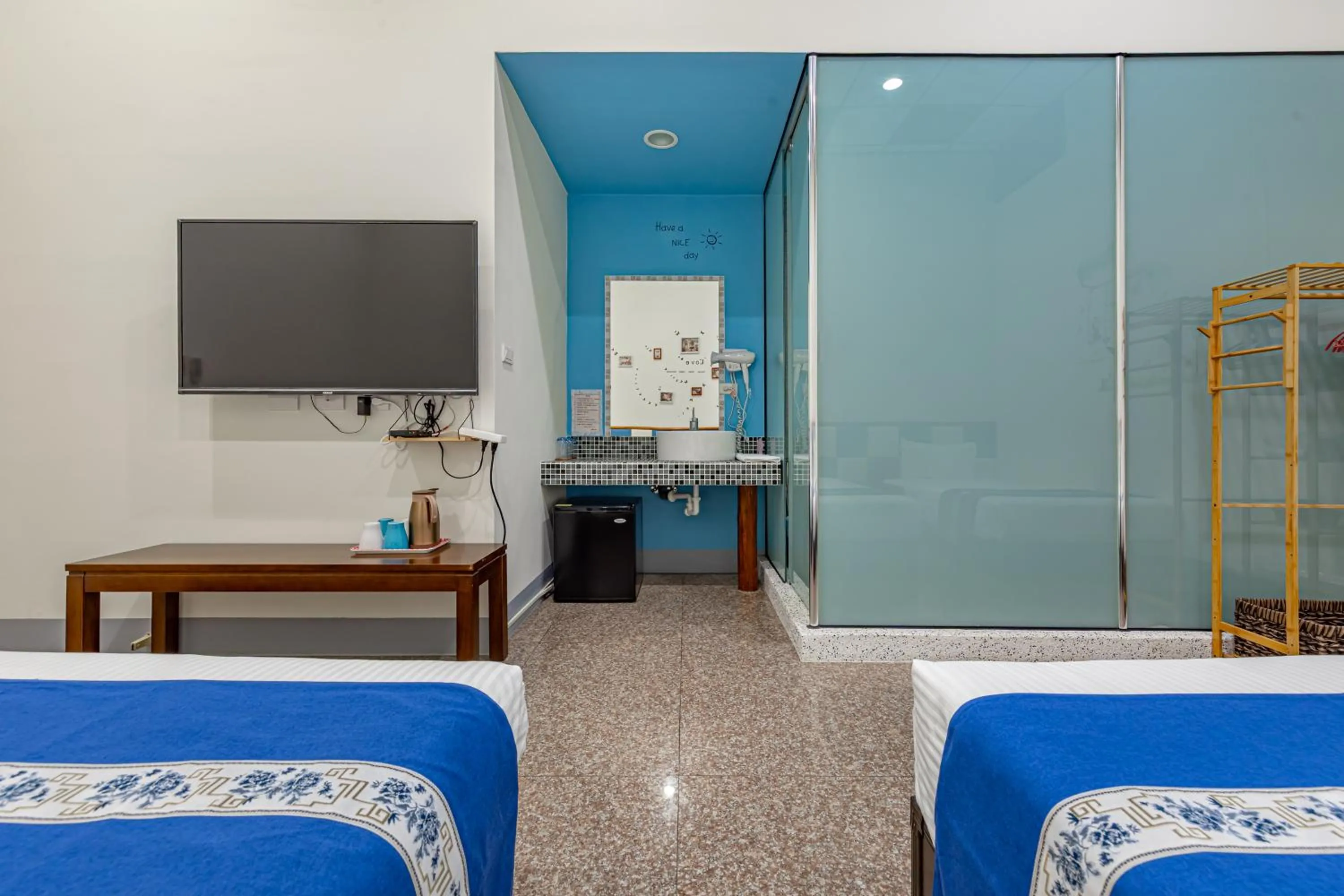 Bed in Sun Moon Lake Jinlongshan BnB
