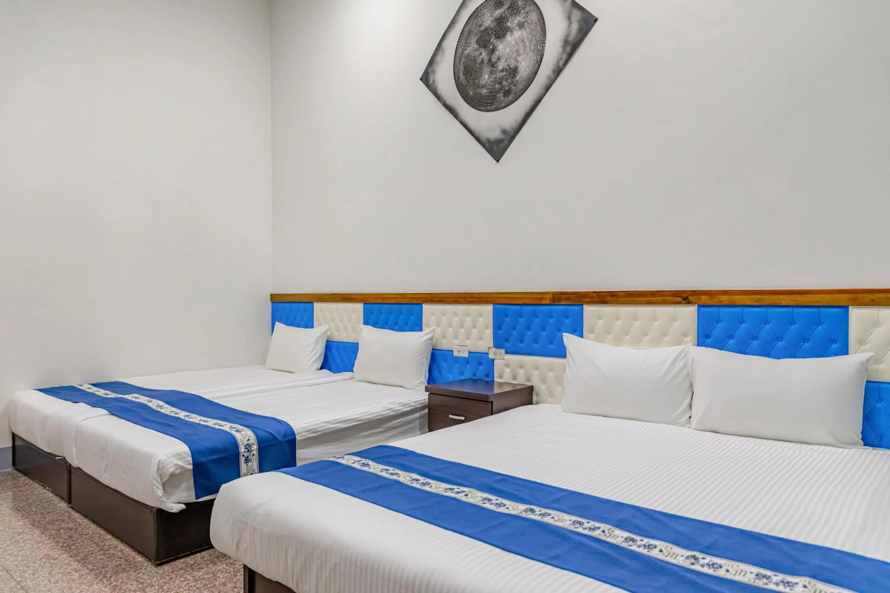 Bed in Sun Moon Lake Jinlongshan BnB