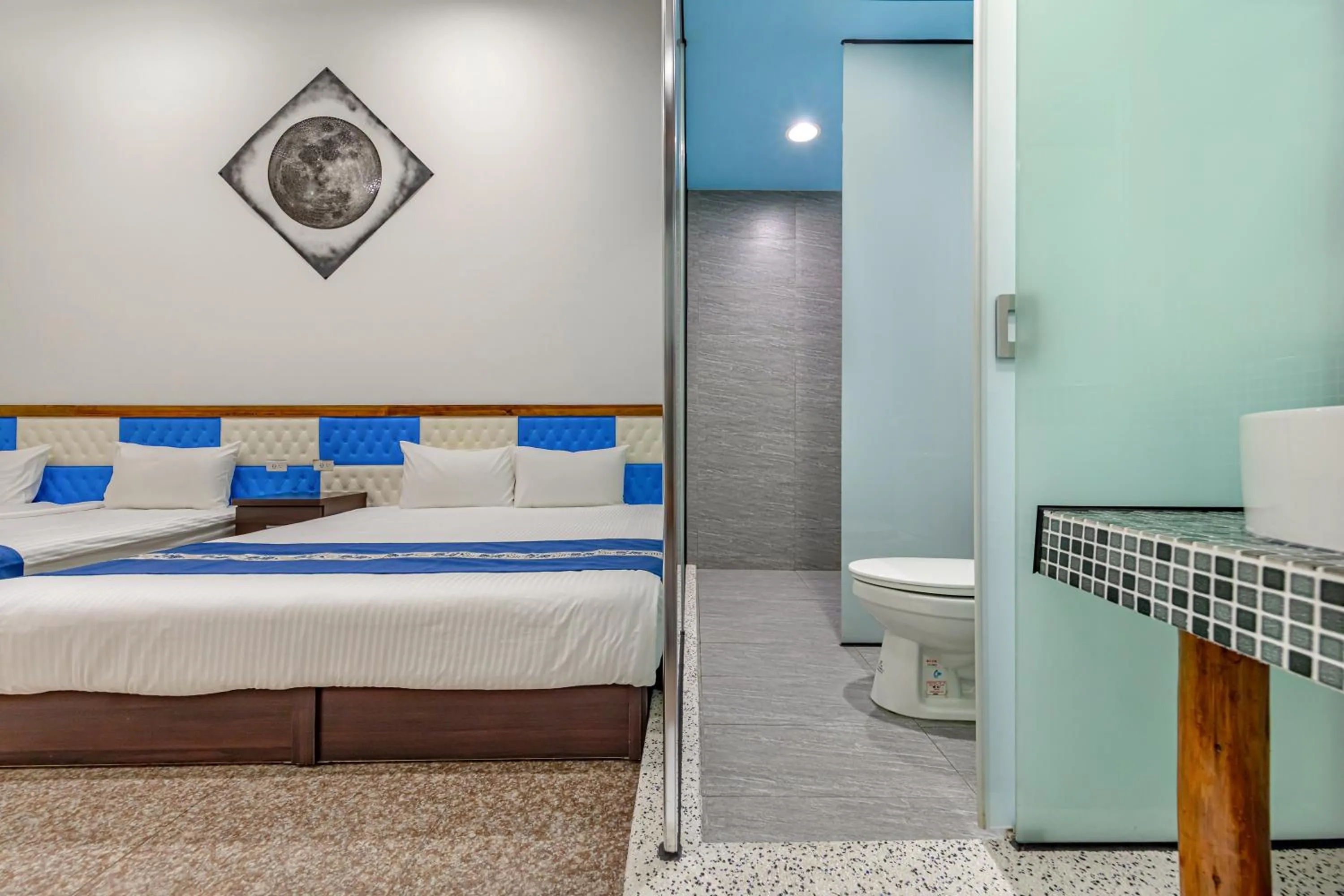 Bed in Sun Moon Lake Jinlongshan BnB