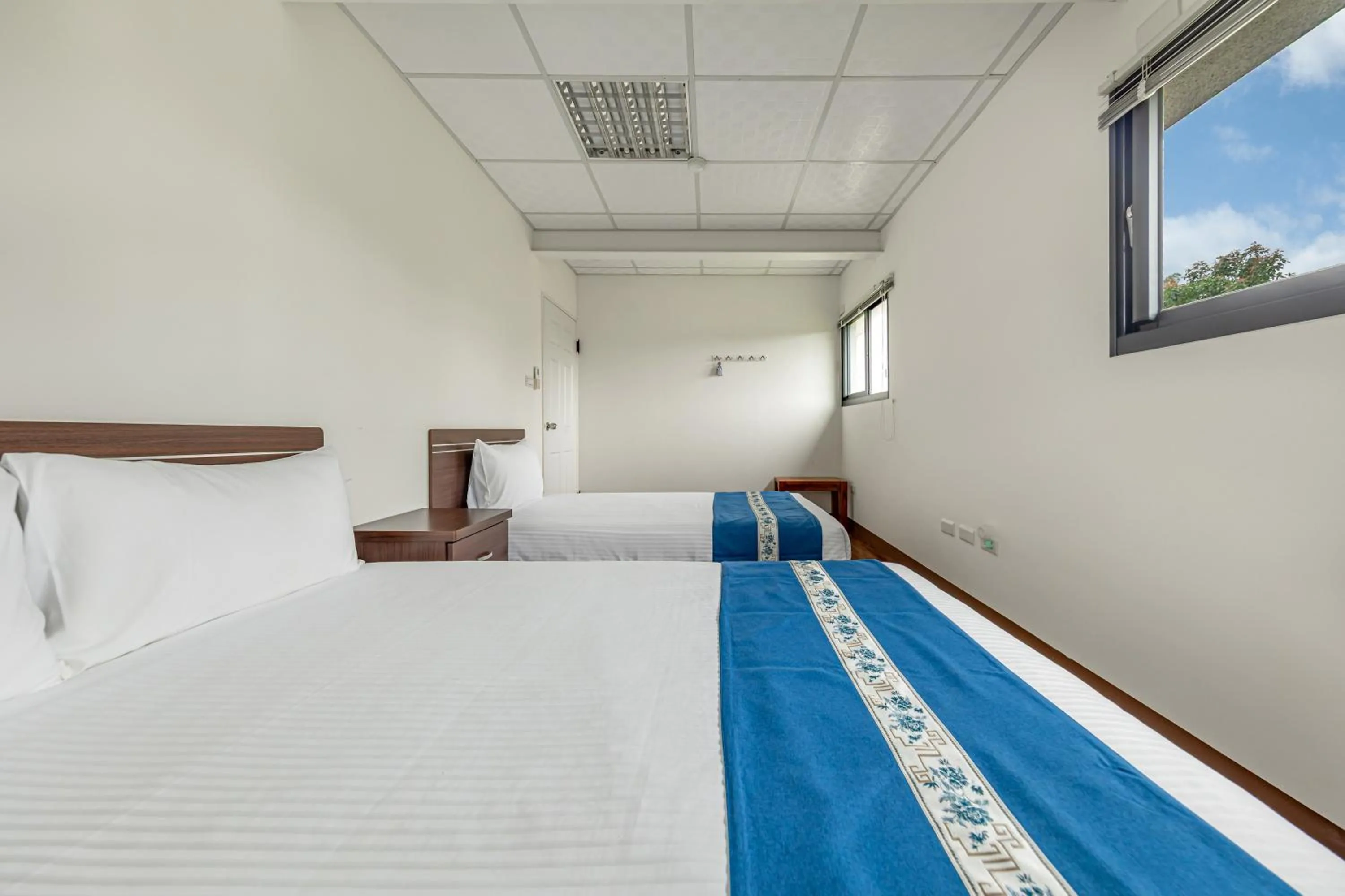 Bed in Sun Moon Lake Jinlongshan BnB