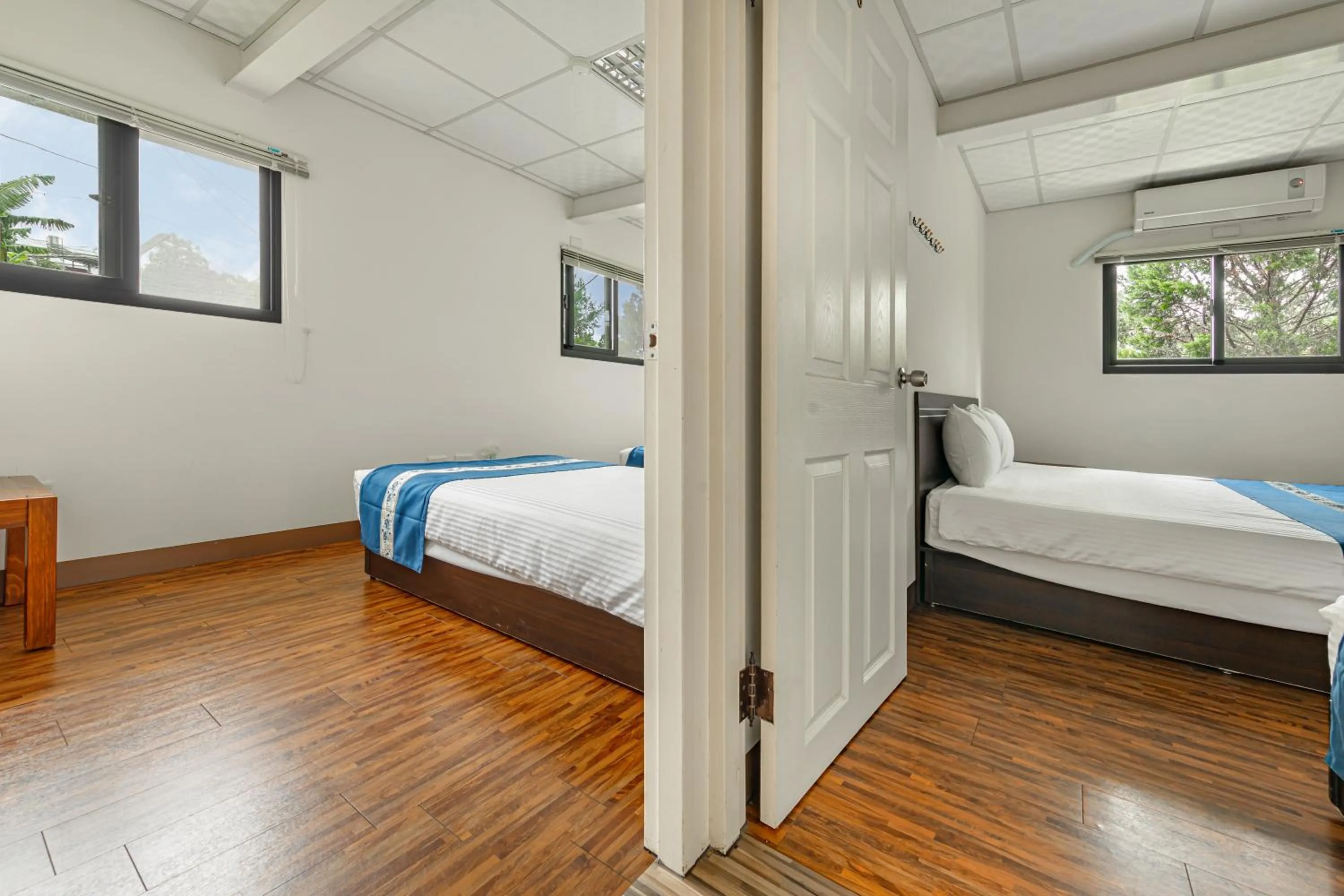 Bed in Sun Moon Lake Jinlongshan BnB