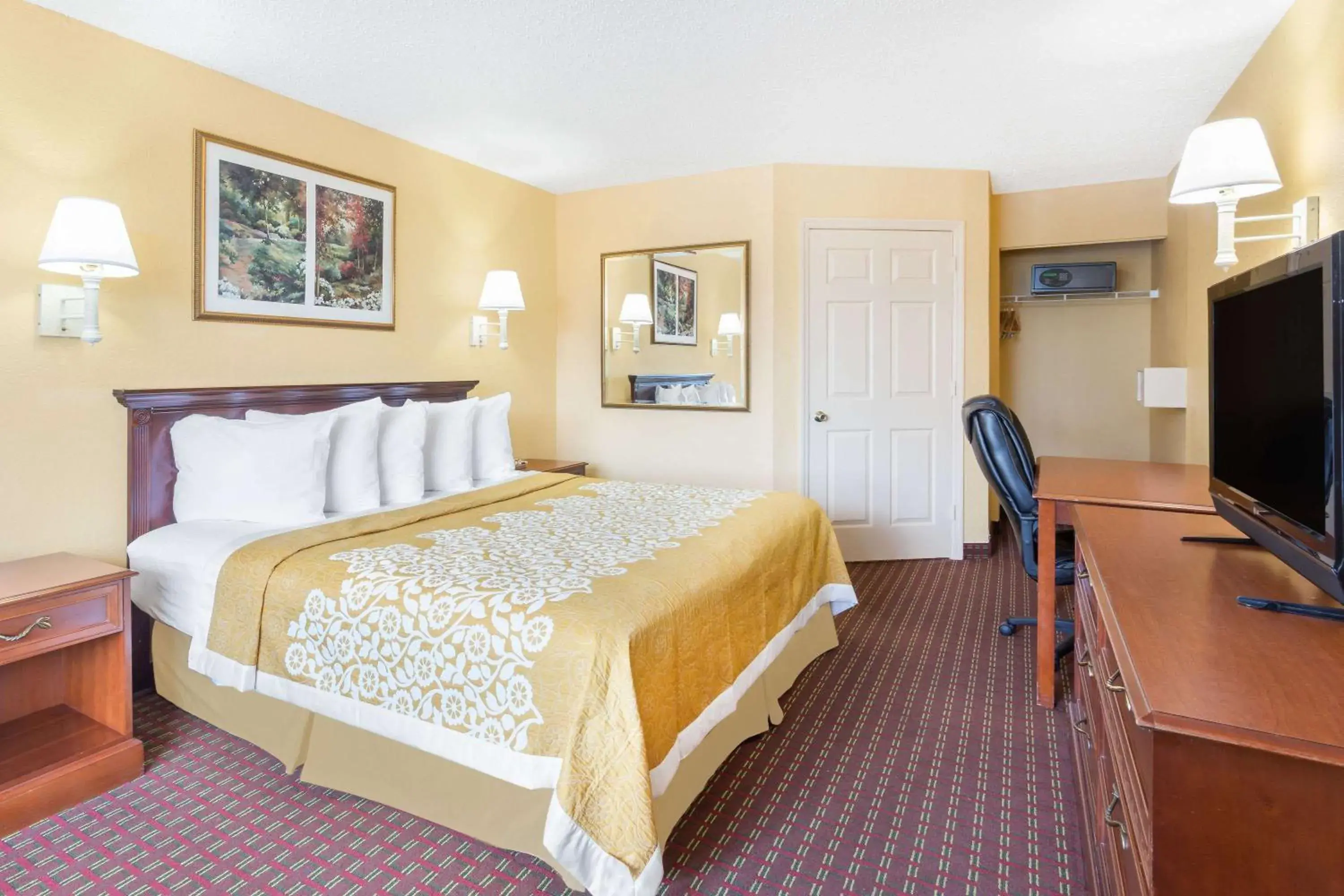 King Room - Non-Smoking in Quality Inn Orlando-Near Universal Blvd King Room - Non-Smoking in Quality Inn Orlando-Near Universal Blvd