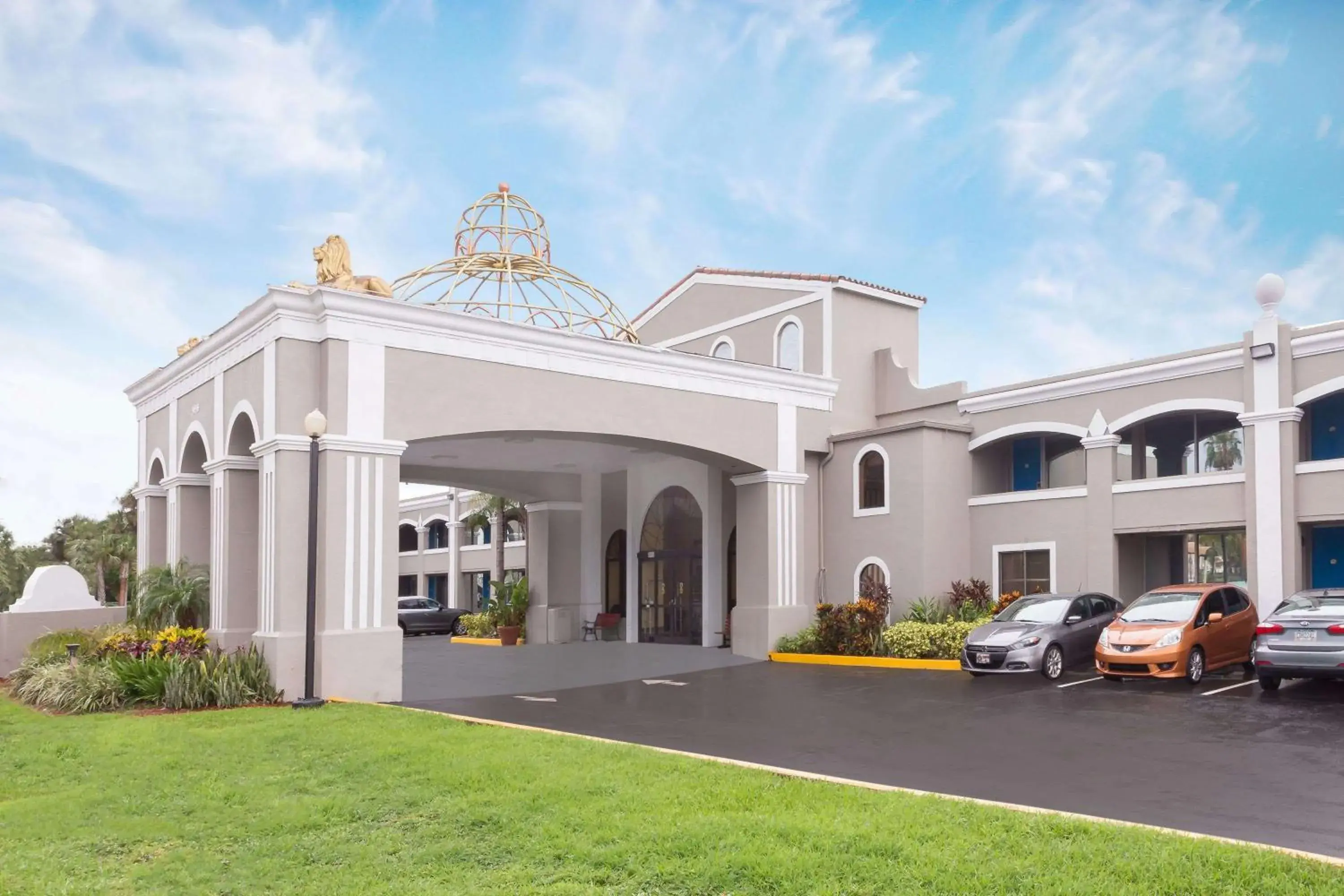 Property building in Quality Inn Orlando-Near Universal Blvd Property building in Quality Inn Orlando-Near Universal Blvd
