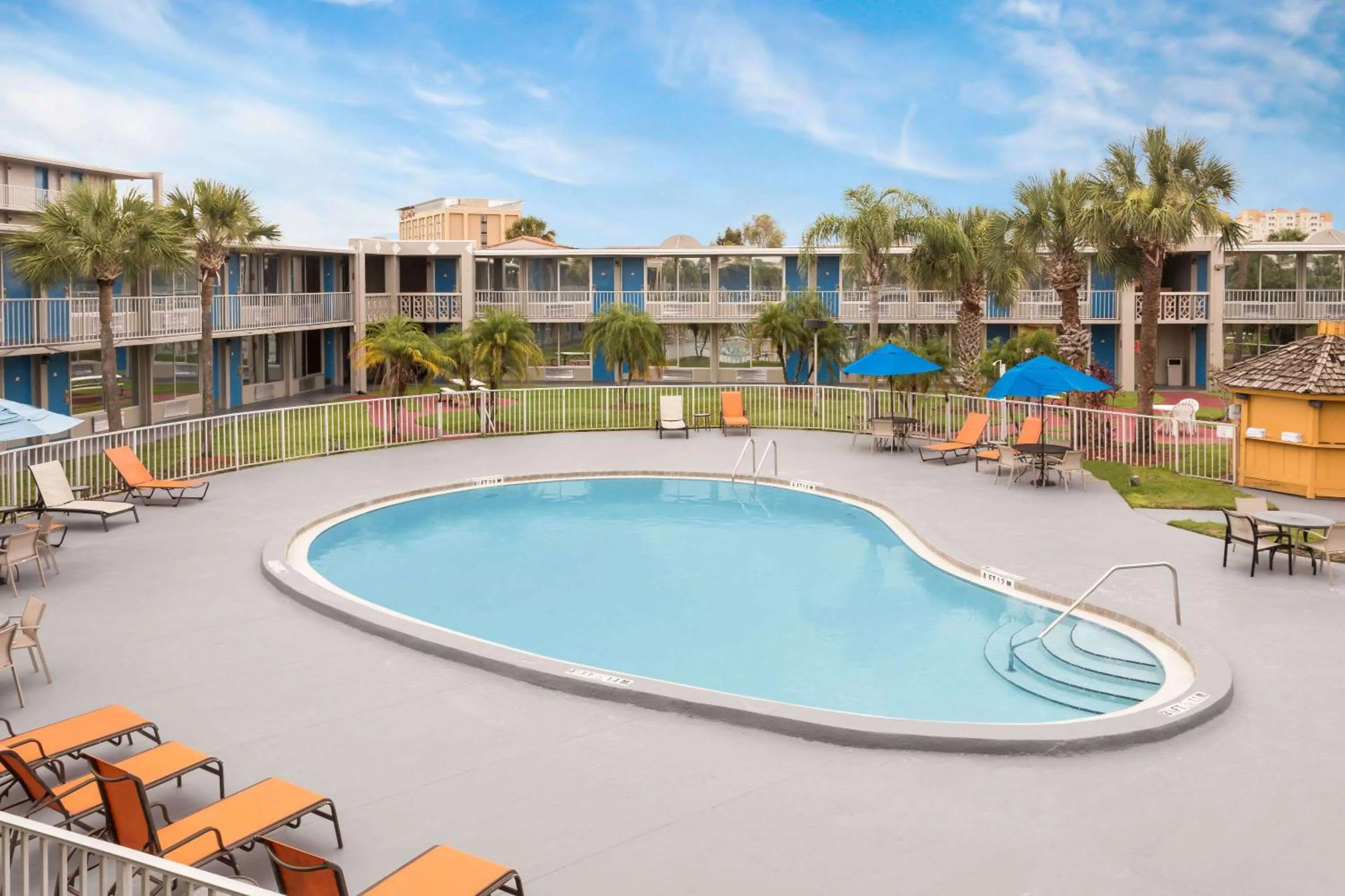Pool view in Quality Inn Orlando-Near Universal Blvd
