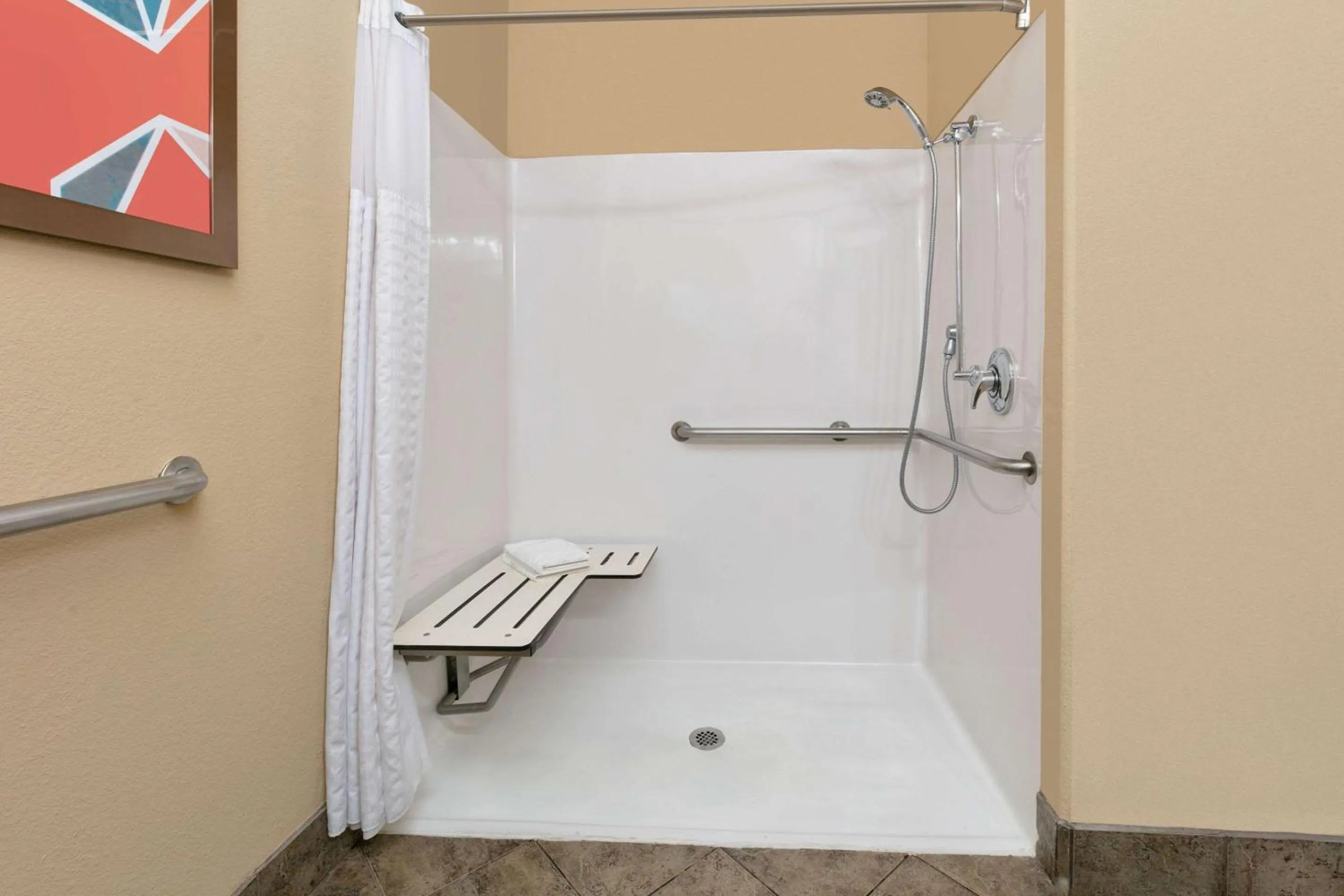 Bedroom in Comfort Suites Arlington - Entertainment District