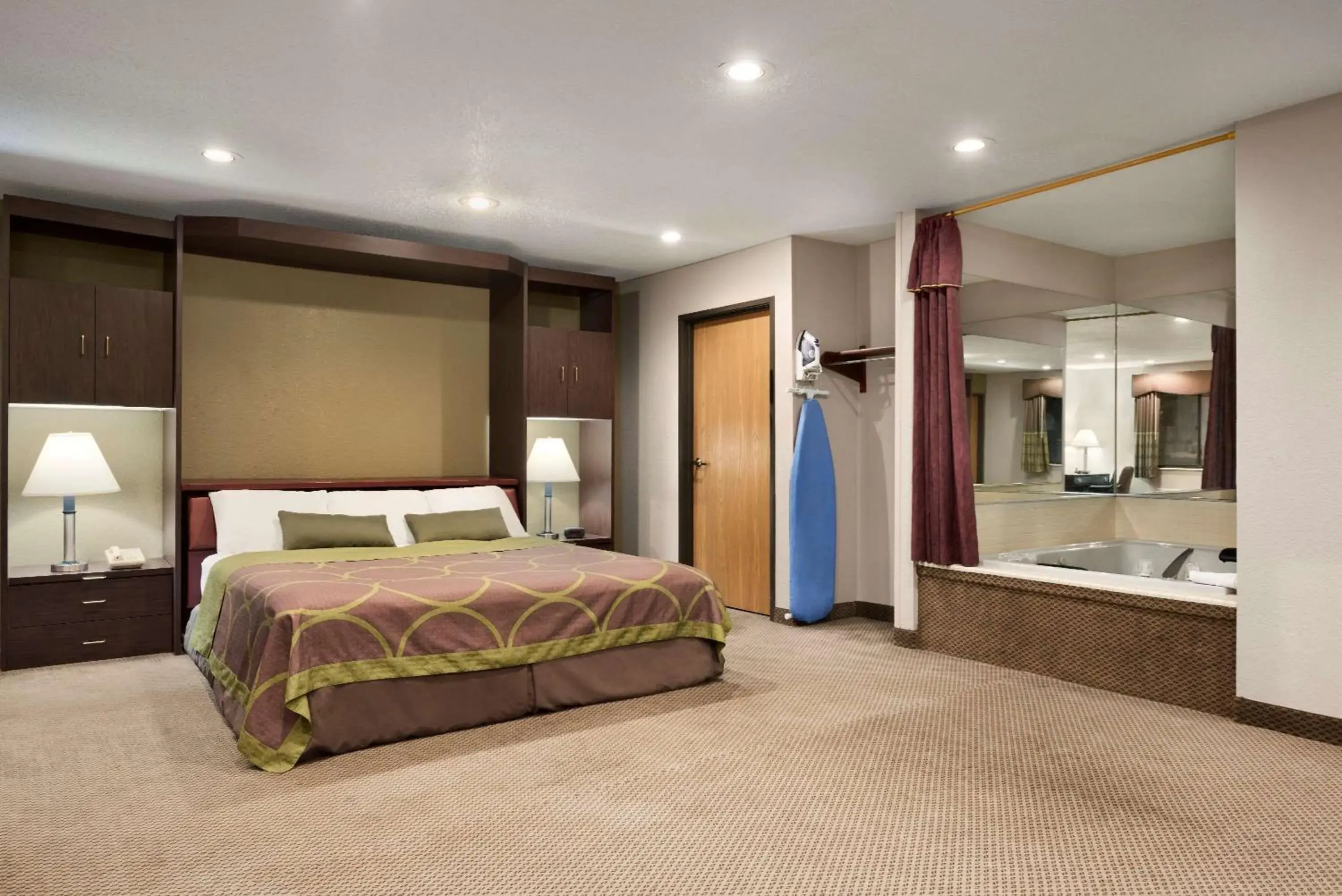 Photo of the whole room, Bed in Super 8 by Wyndham Green Bay I-43 Bus. Park Photo of the whole room, Bed in Super 8 by Wyndham Green Bay I-43 Bus. Park