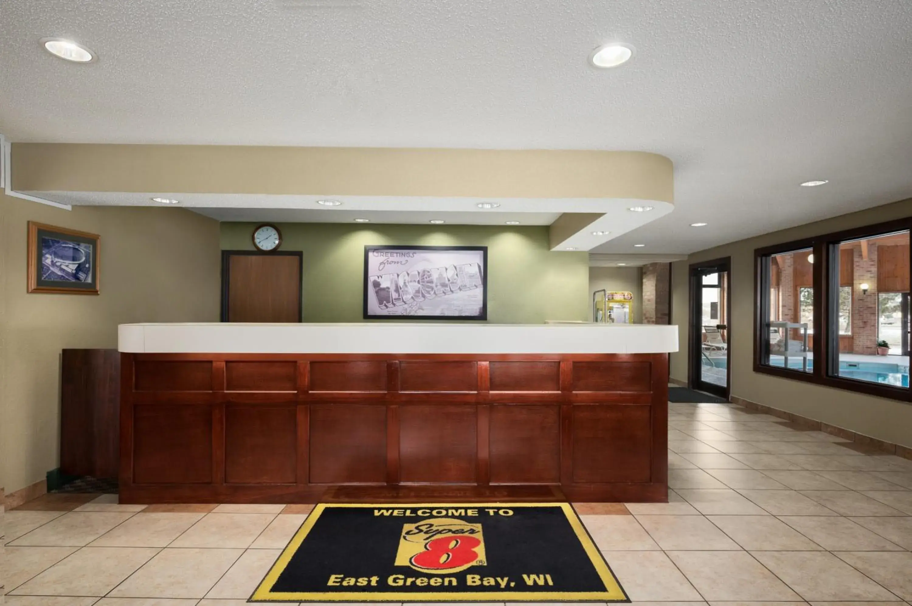 Lobby or reception in Super 8 by Wyndham Green Bay I-43 Bus. Park Lobby or reception in Super 8 by Wyndham Green Bay I-43 Bus. Park