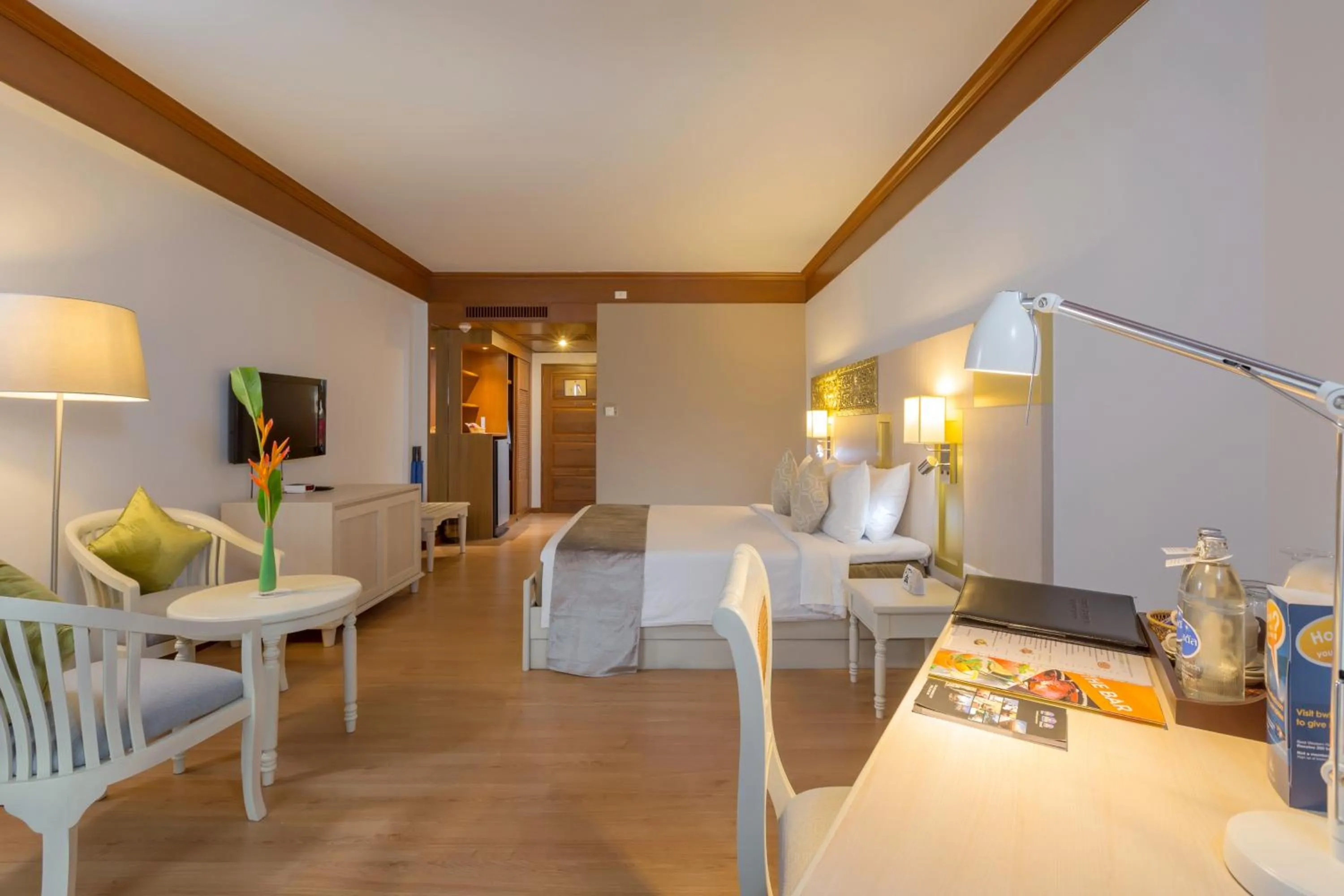 Bed in Best Western Premier Bangtao Beach Resort & Spa