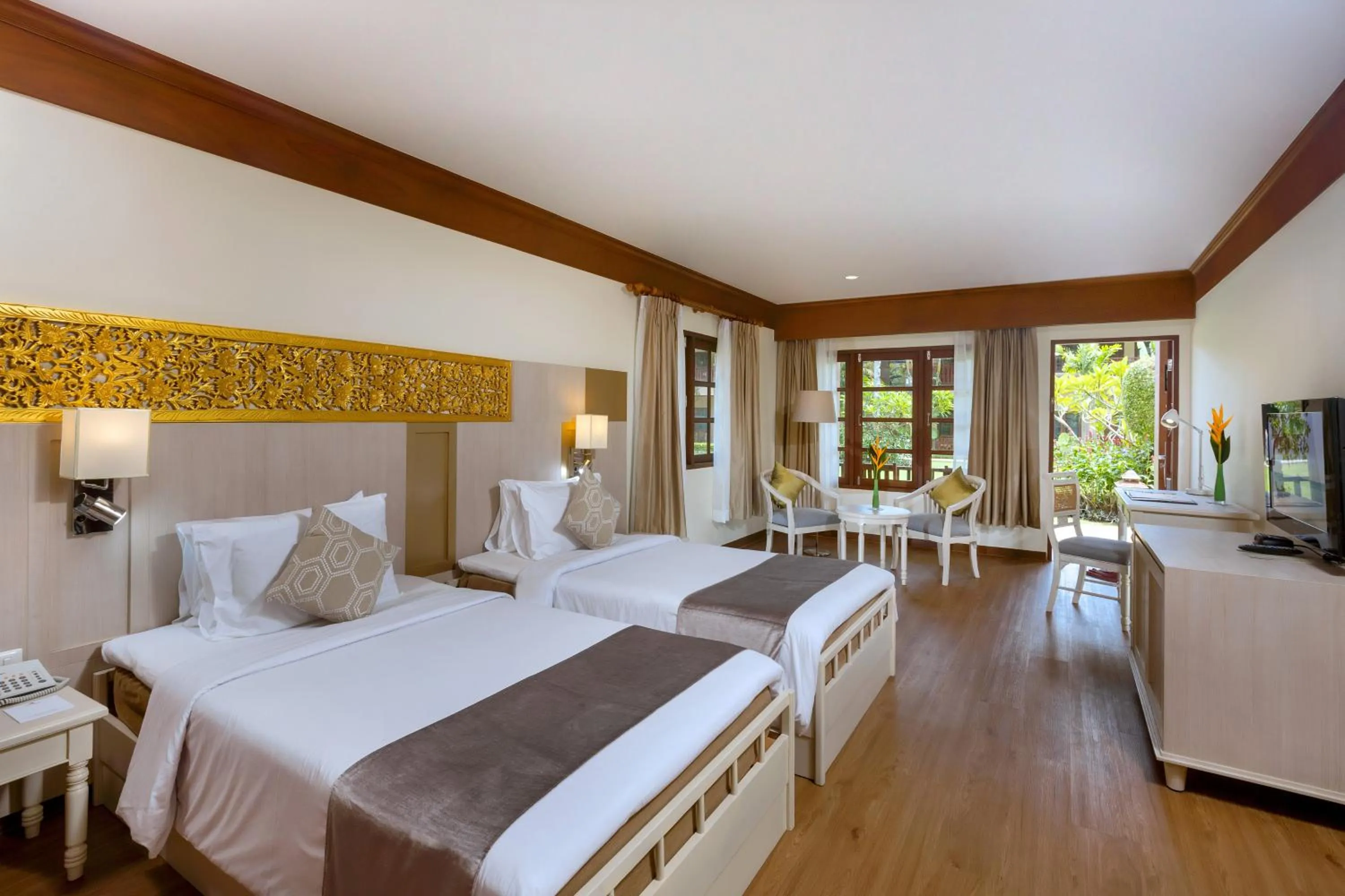 Bed in Best Western Premier Bangtao Beach Resort & Spa