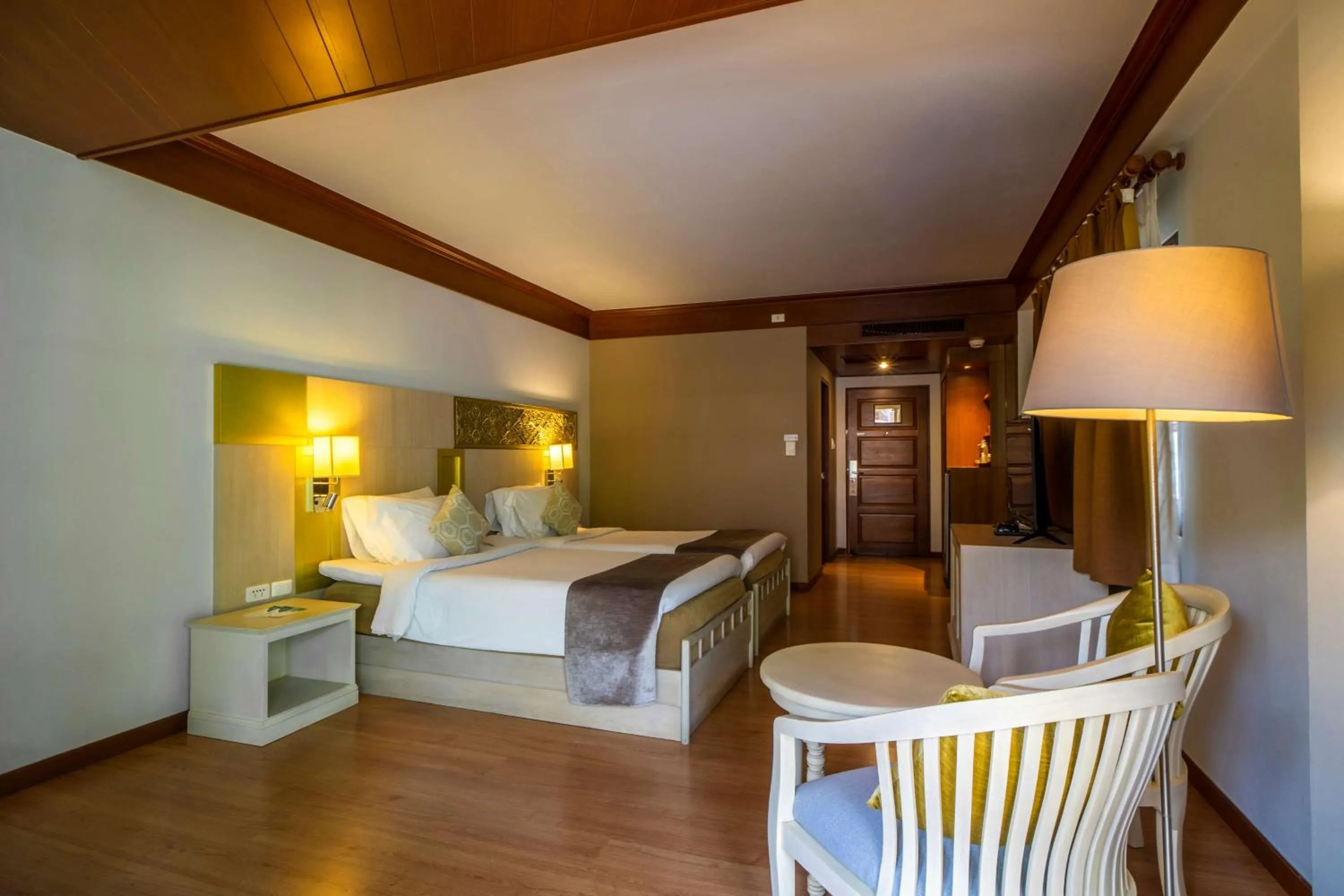 Bed in Best Western Premier Bangtao Beach Resort & Spa