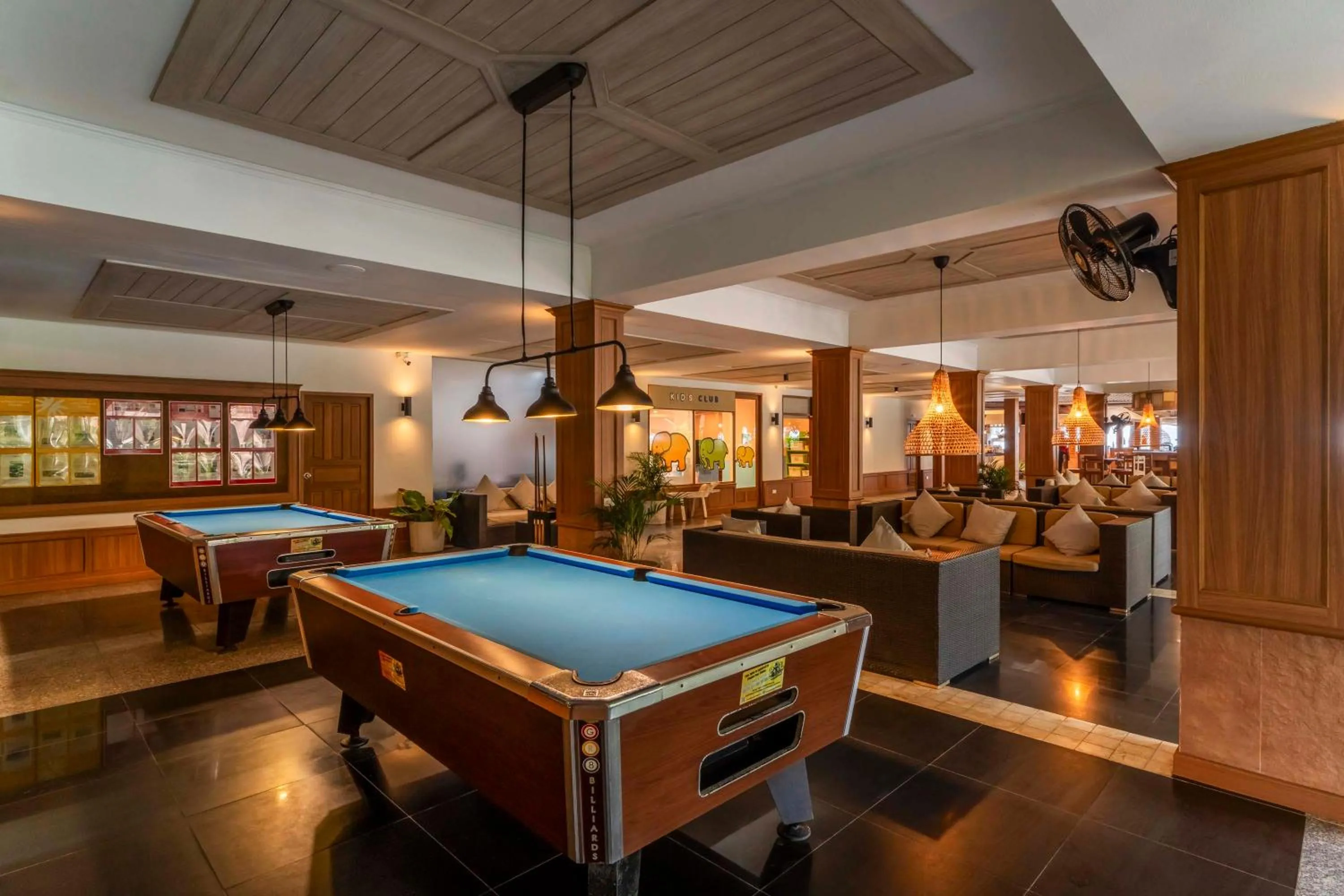 Lounge or bar in Best Western Premier Bangtao Beach Resort & Spa