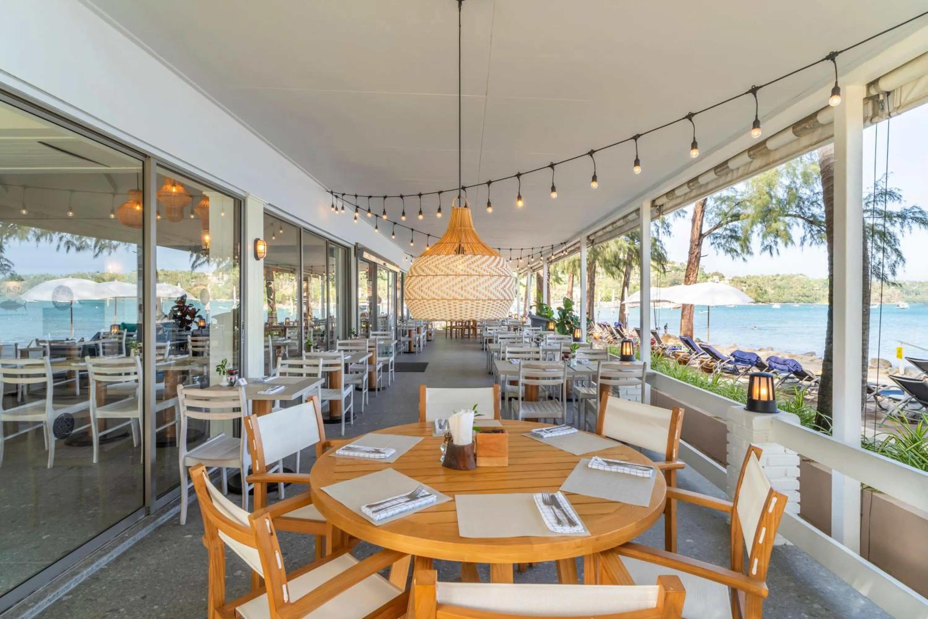 Restaurant/places to eat in Best Western Premier Bangtao Beach Resort & Spa