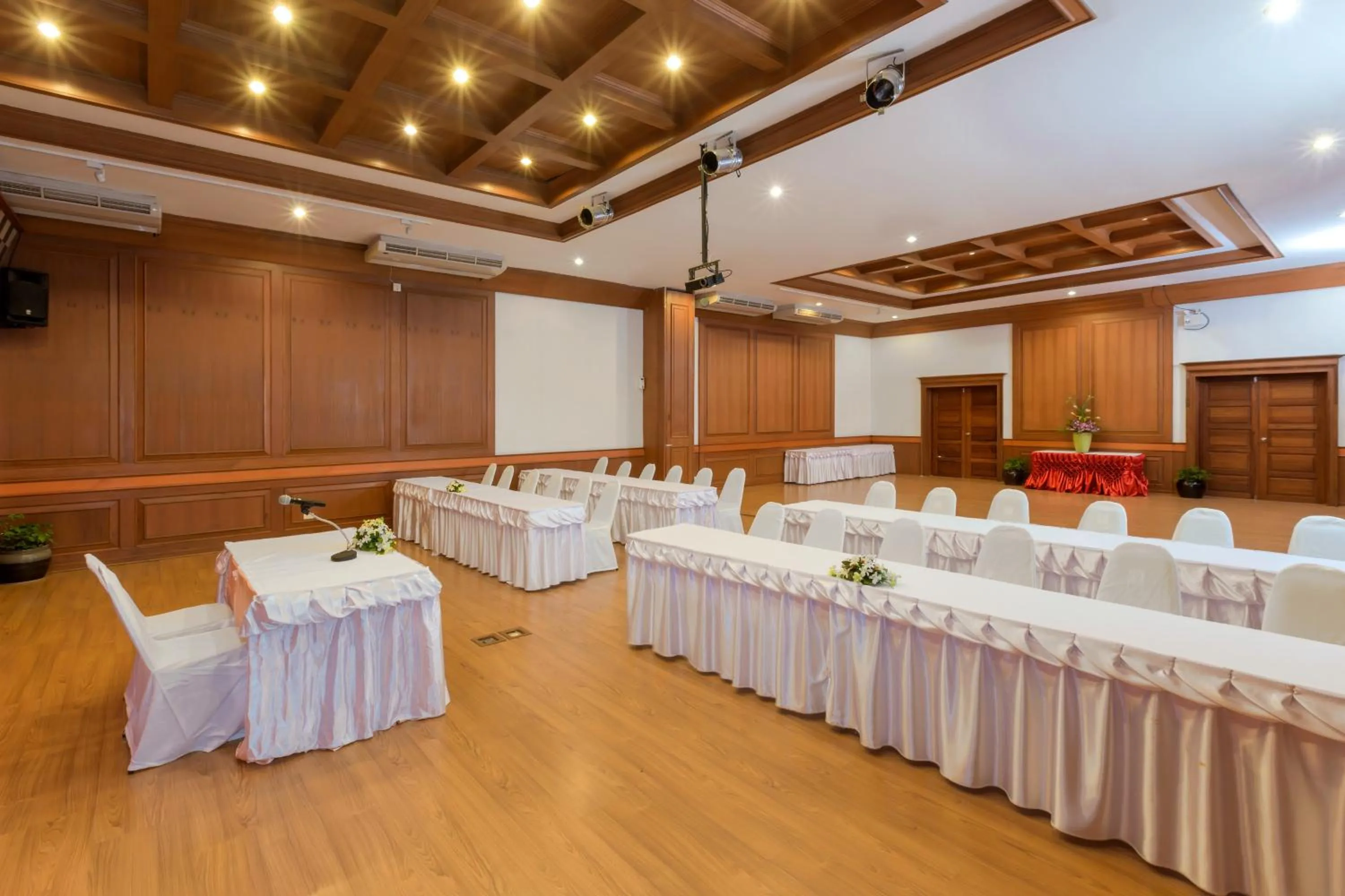 Meeting/conference room in Best Western Premier Bangtao Beach Resort & Spa