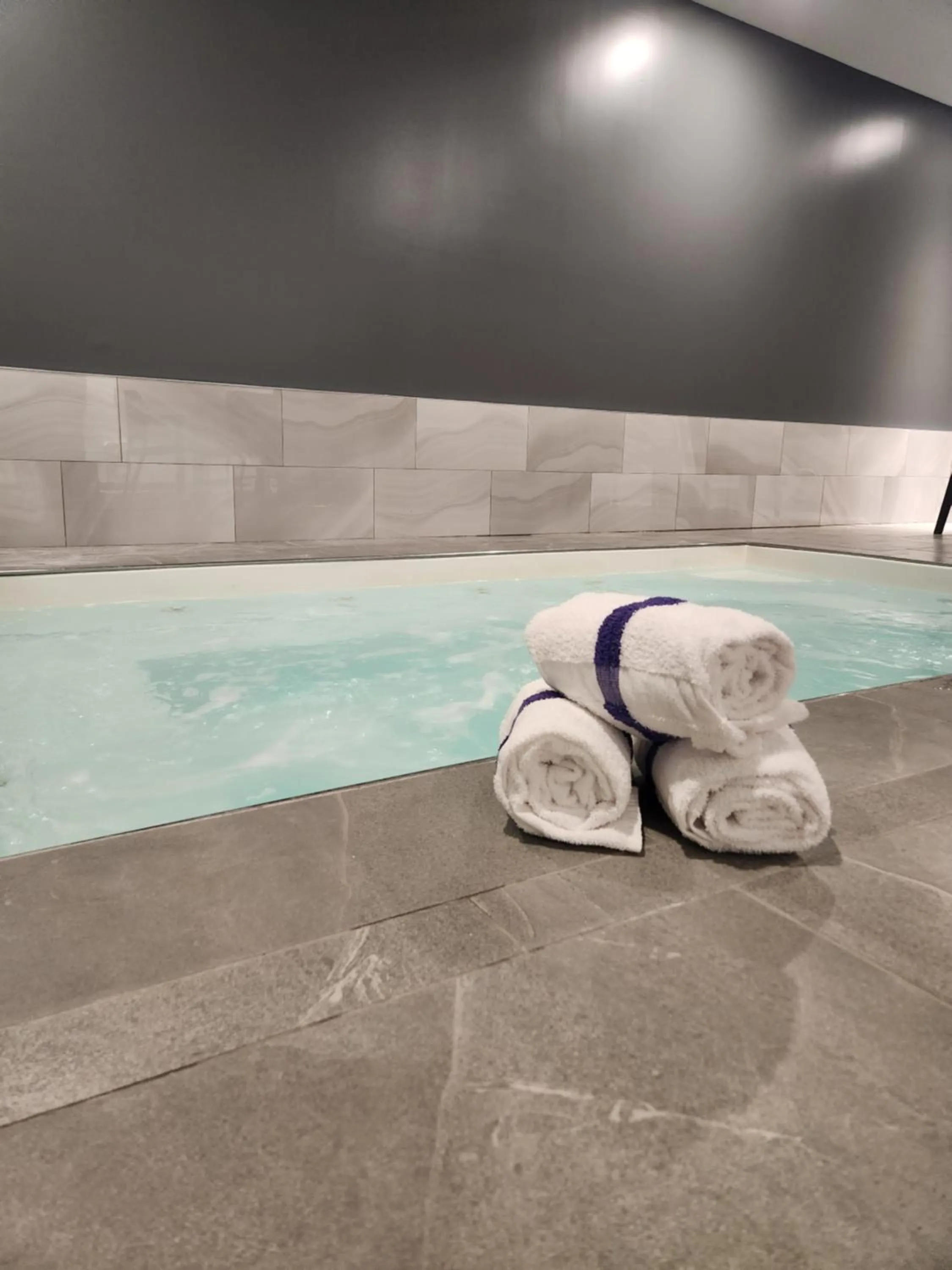 Spa and wellness centre/facilities in Hôtel Manoir Vieux-Québec