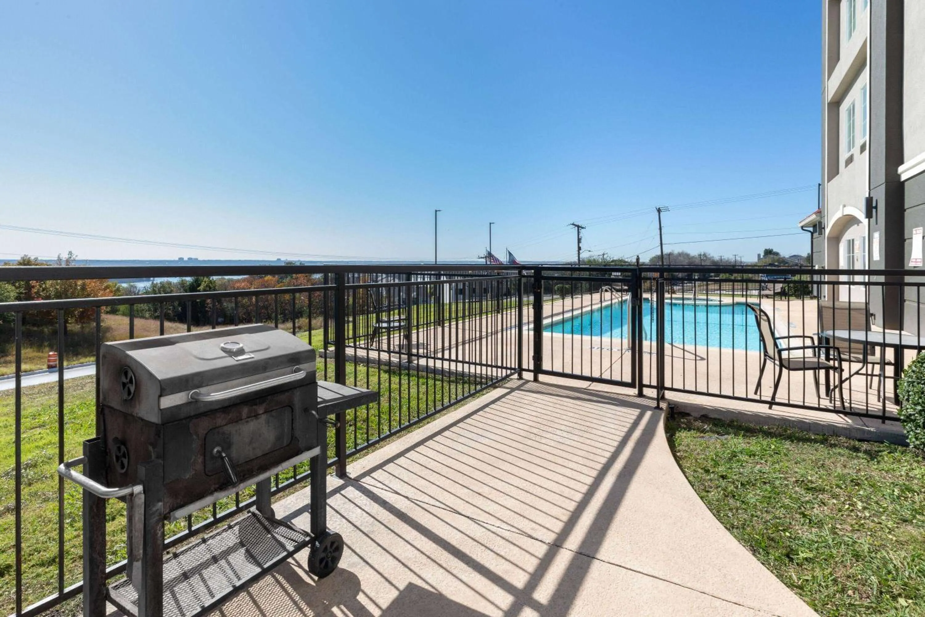 BBQ facilities in La Quinta by Wyndham Fort Worth - Lake Worth