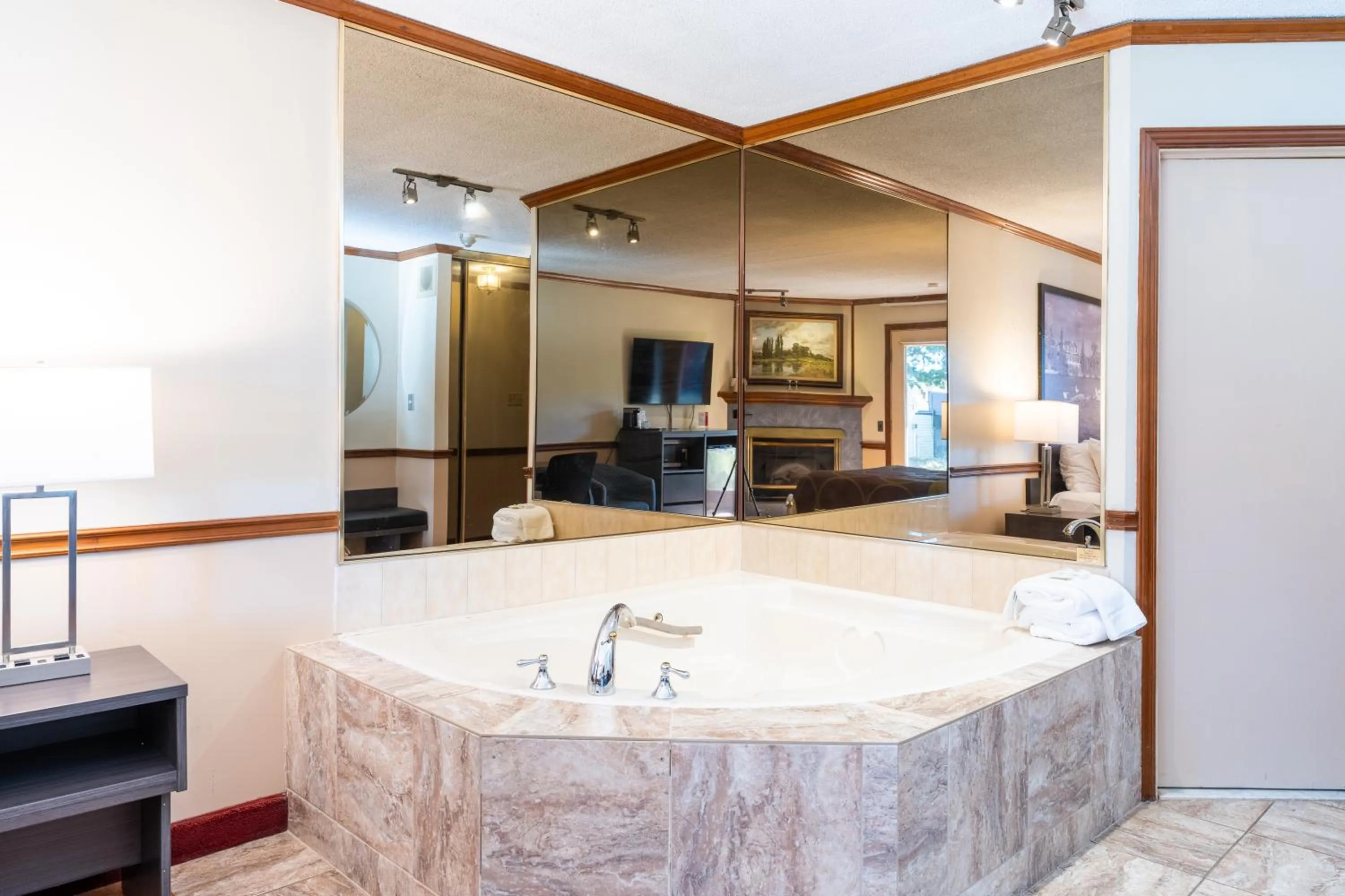 Super 8 by Wyndham Gananoque - Country Squire Resort