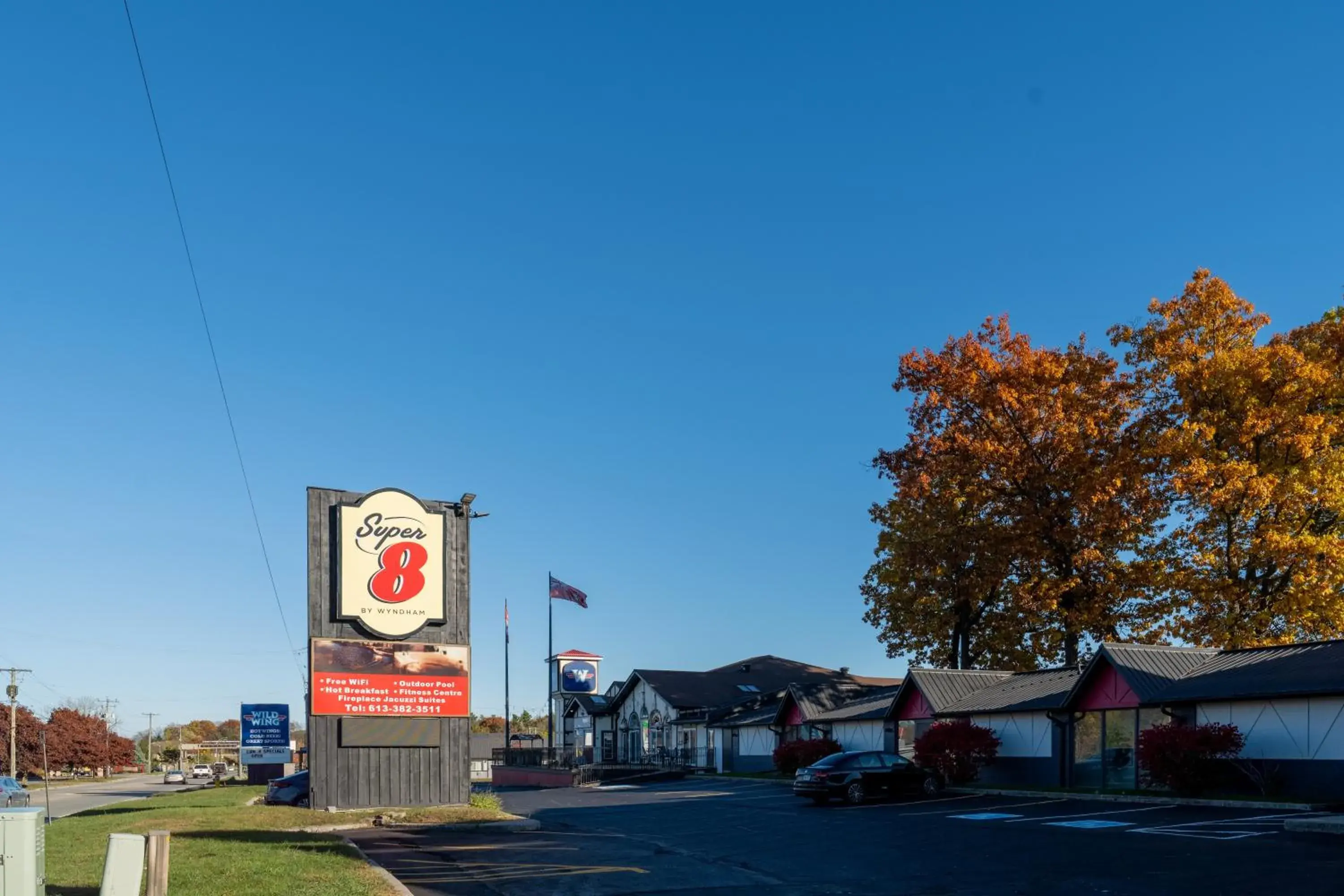 Property building in Super 8 by Wyndham Gananoque - Country Squire Resort Property building in Super 8 by Wyndham Gananoque - Country Squire Resort