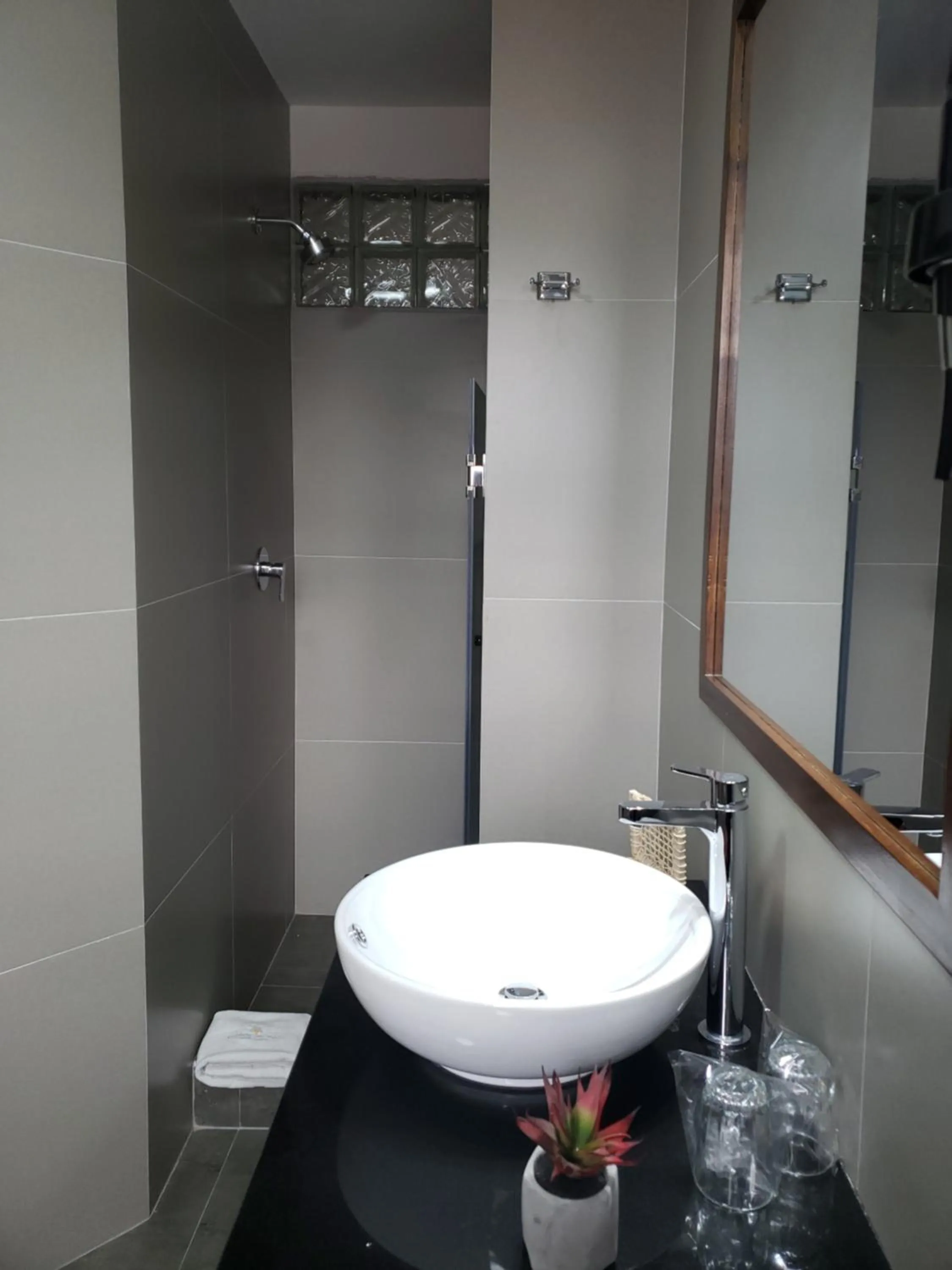 Shower in Hotel Sueños del Inka