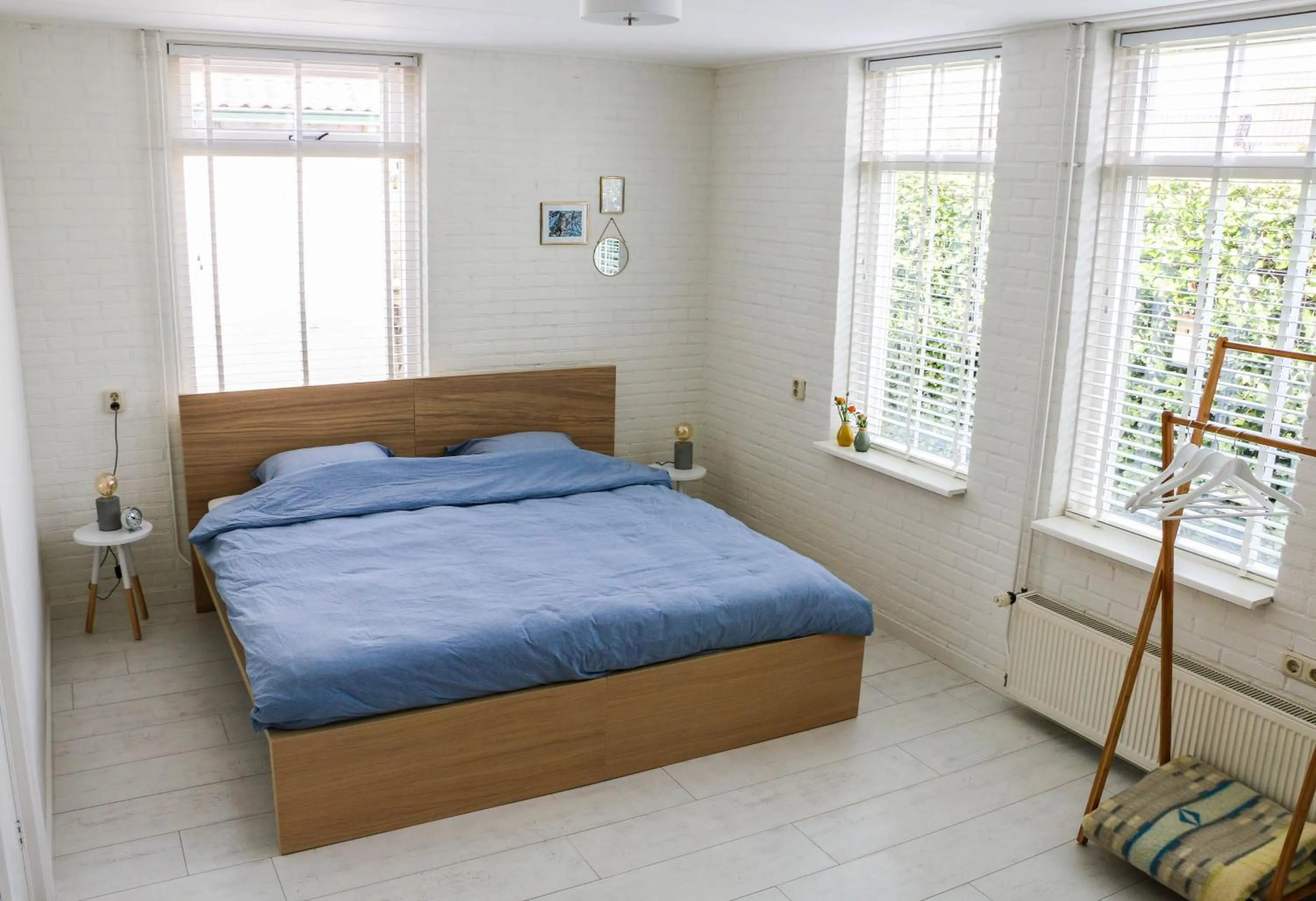 Photo of the whole room, Bed in Logement Nij Bonga Holwerd
