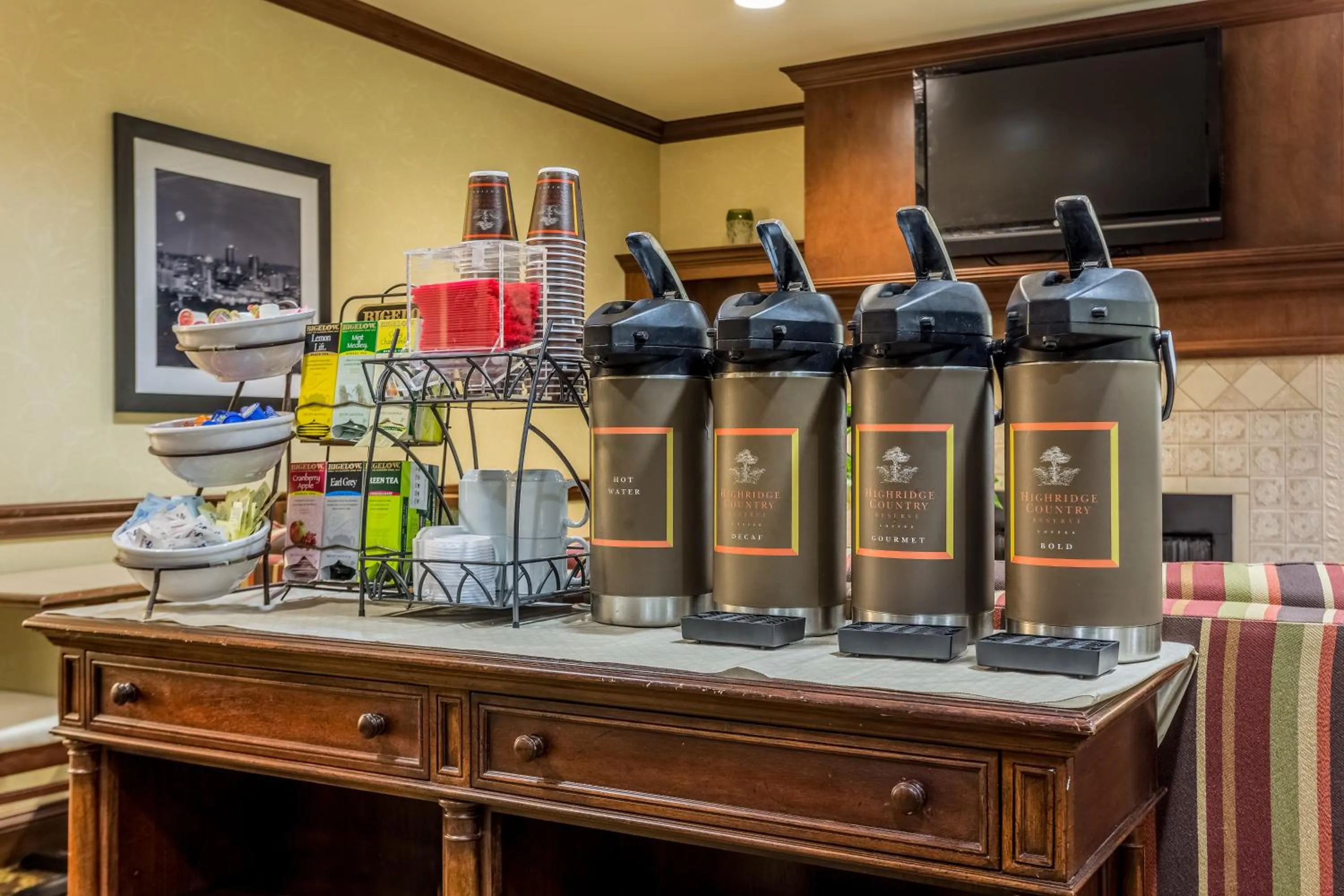 Facade/entrance in Country Inn & Suites by Radisson, Knoxville at Cedar Bluff, TN