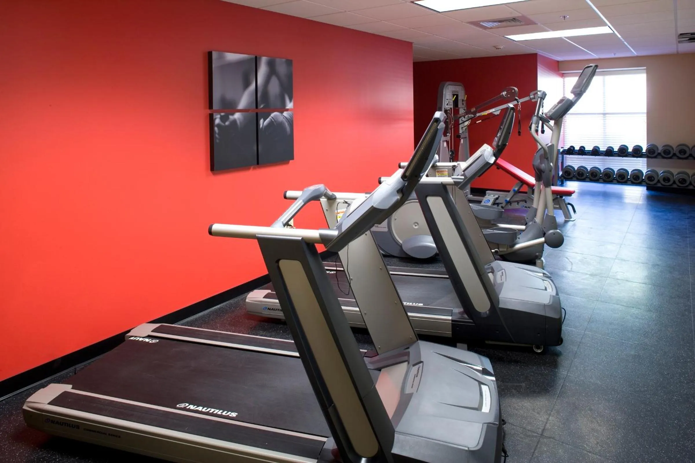 Fitness centre/facilities in Country Inn & Suites by Radisson, Knoxville at Cedar Bluff, TN