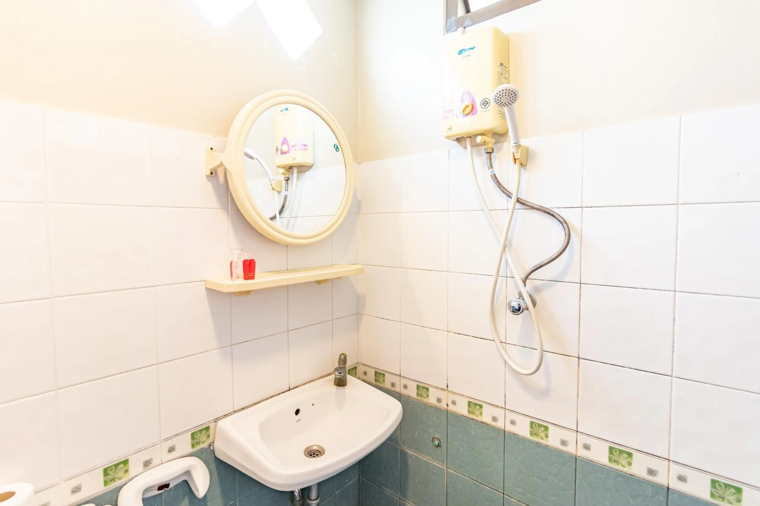 Silver Gold Garden, Suvarnabhumi Airport