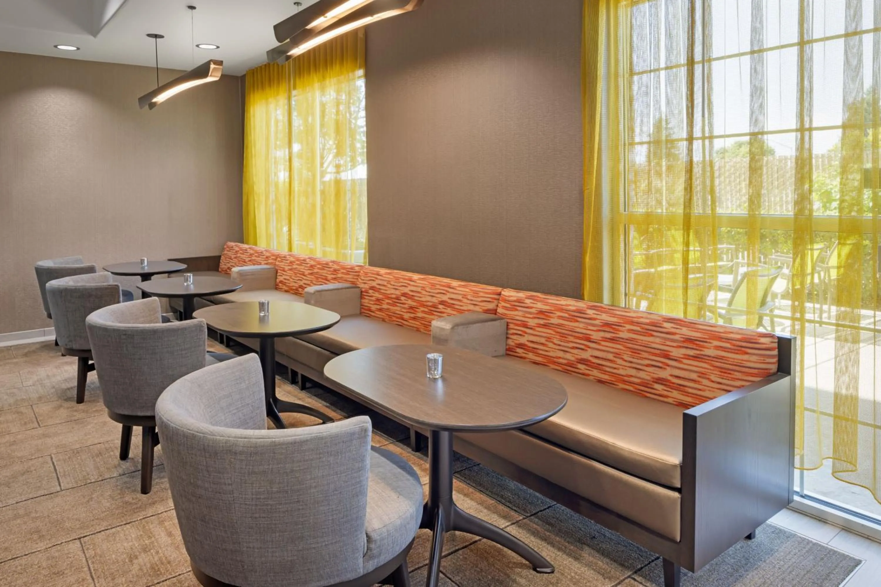 Breakfast in Comfort Suites