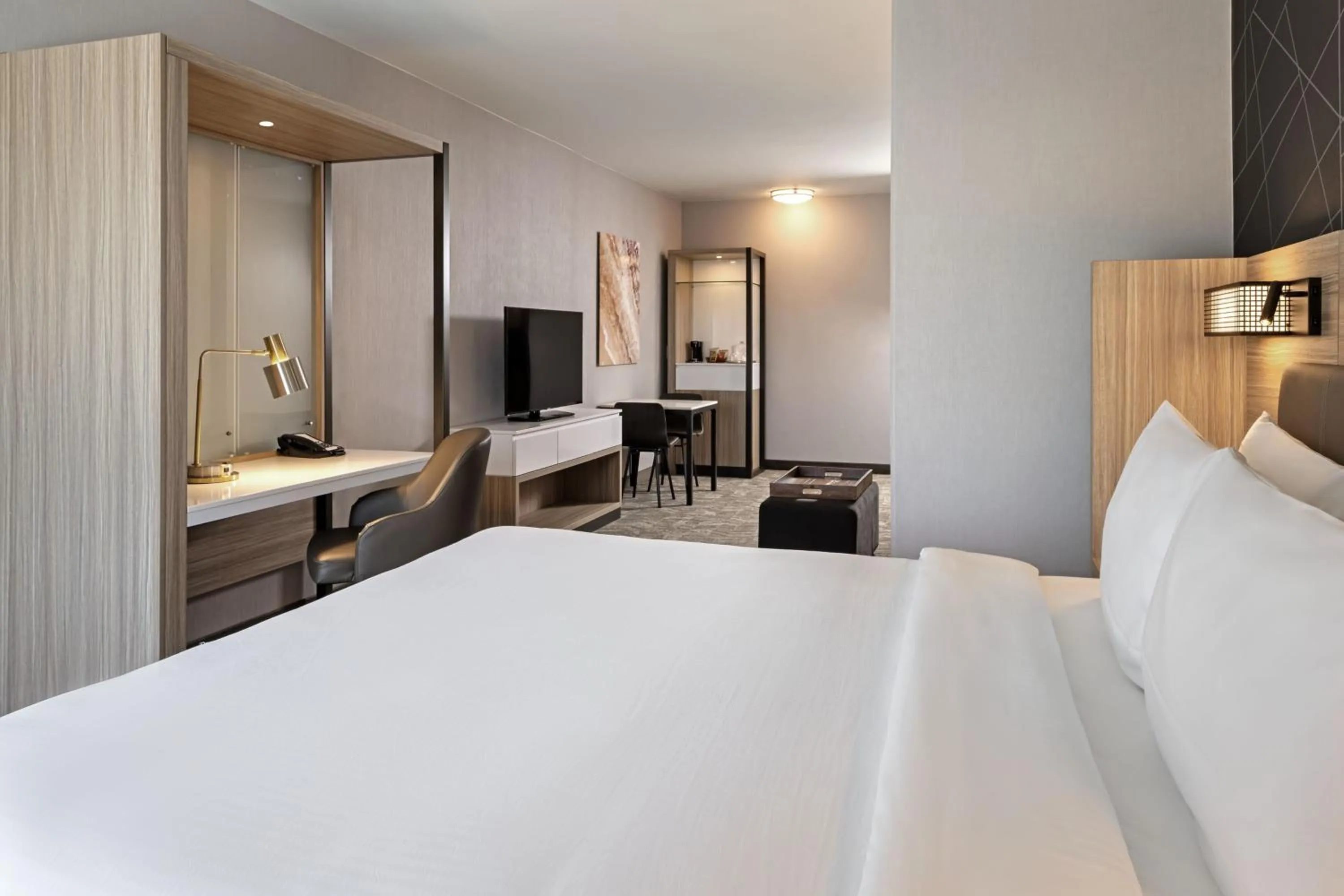 Photo of the whole room, Bed in Comfort Suites